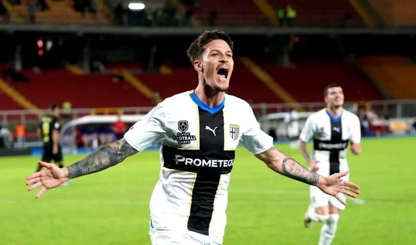 Transferul lui Dennis Man la Borussia Dortmund, sabotat de Parma! Ce a făcut antrenorul la meciul în care scouterii nemților au venit special pentru român