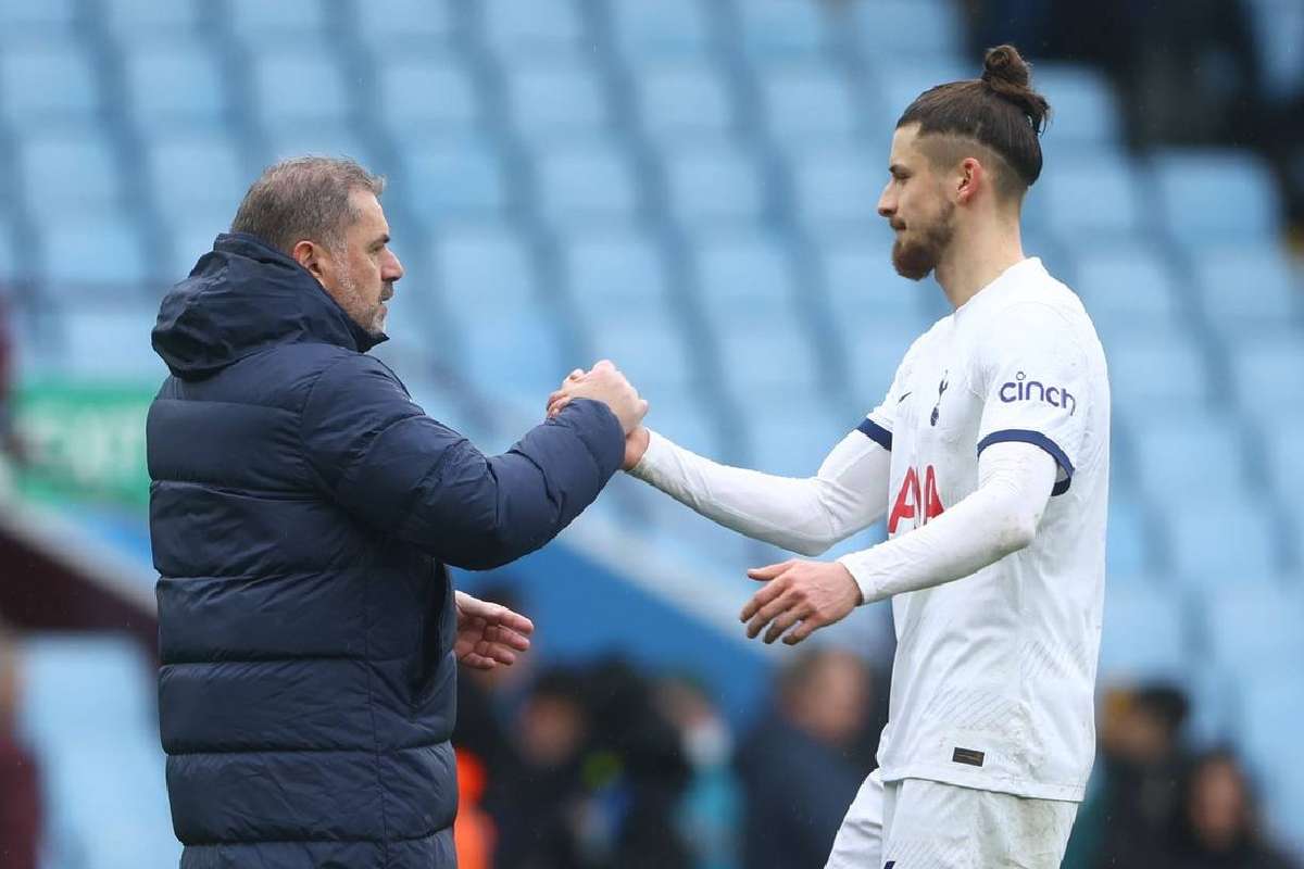Ange Postecoglou nu iartă erorile echipei sale și compartimentul lui Radu Drăgușin e lovit în plin de criticile managerului lui Tottenham, după victoria cu Luton! „Am fost dezamăgit”