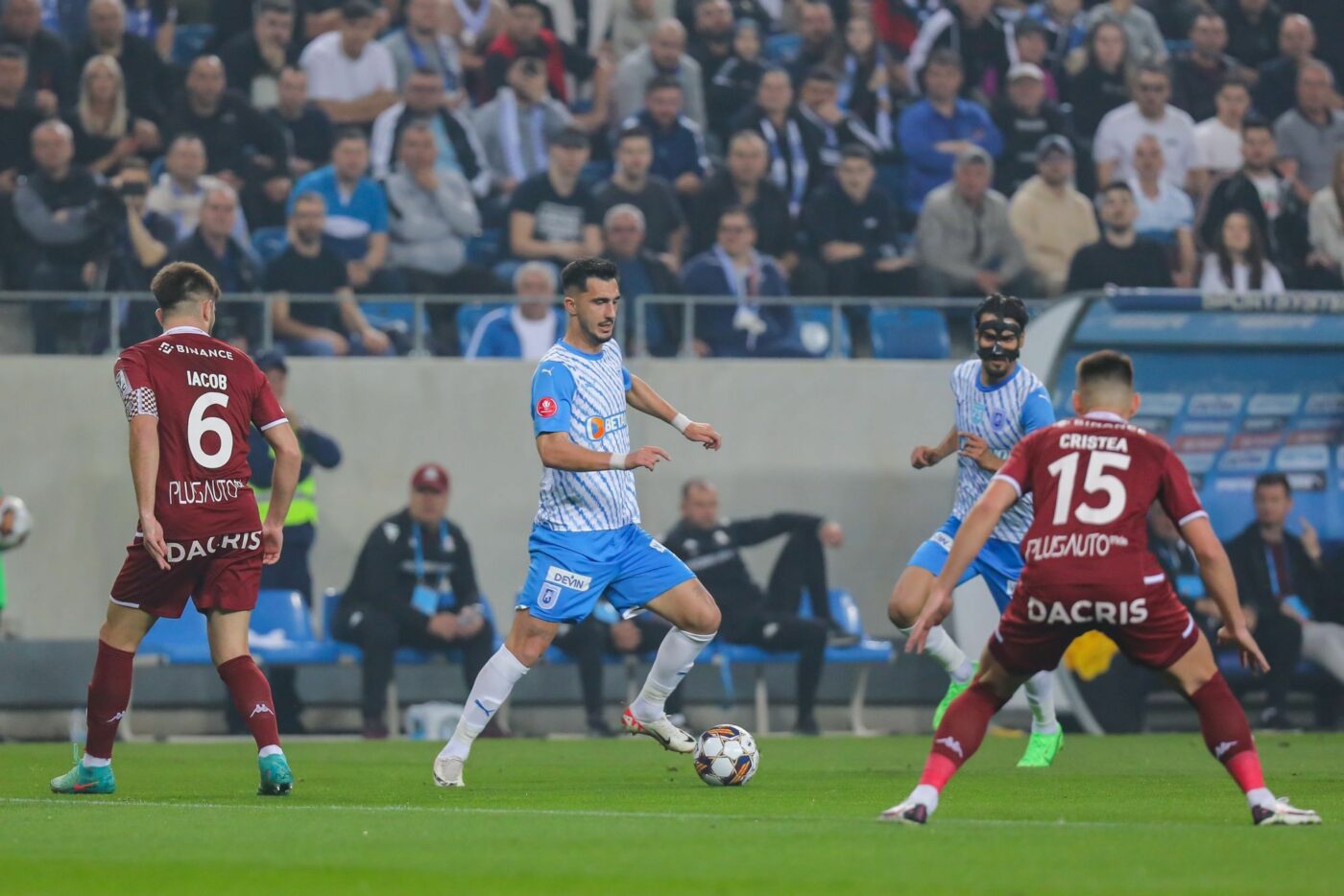 Andrei Ivan dezvăluie ce le-a spus Ivaylo Petev în vestiar! Mesajul a dus la victoria Universității Craiova în derby-ul cu Rapid