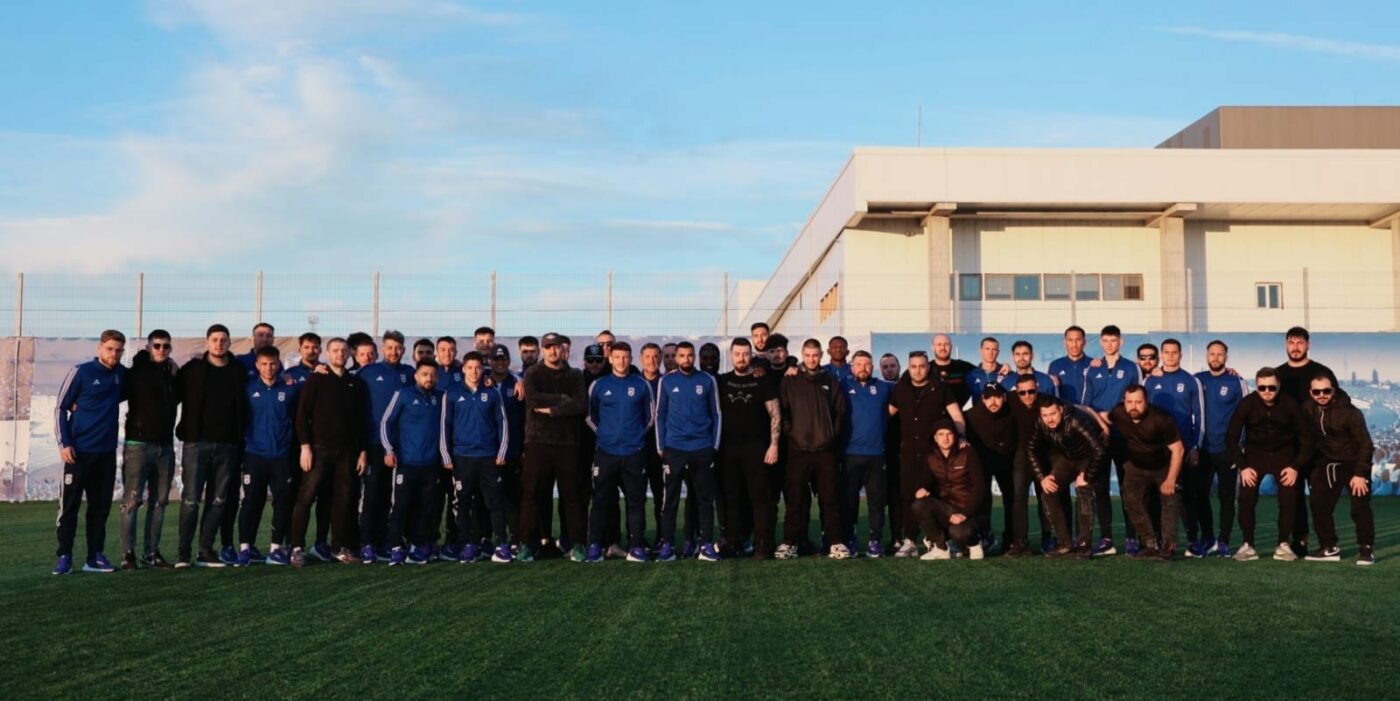 Peluza Sud 97 susține necondiționat FC U Craiova. Ultrașii olteni au fost la antrenamentul jucătorilor lui Nicolo Napoli înaintea meciului cu Oțelul Galați. SPECIAL