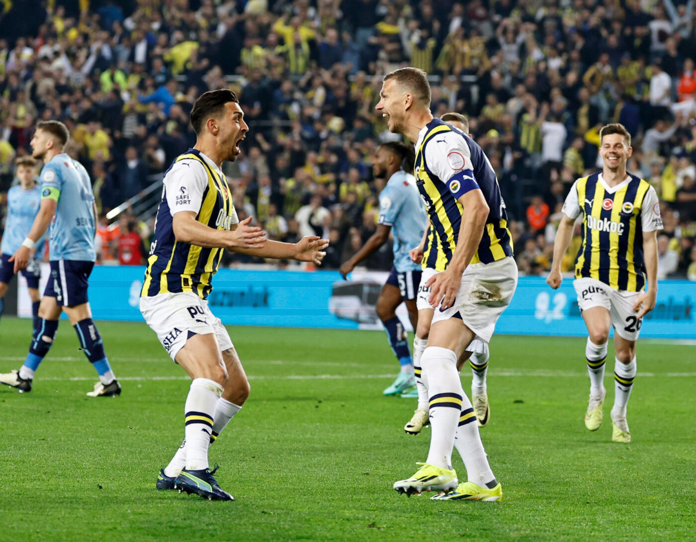 A venit pedeapsa pentru Fenerbahce, după ce a abandonat meciul din Supercupa Turciei cu Galatasaray