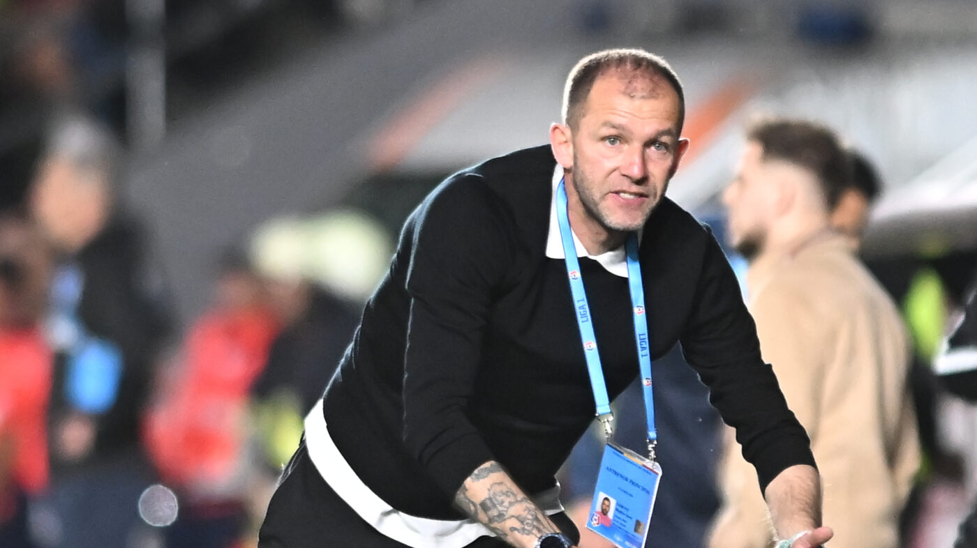 Bogdan Lobonț, discurs greu de priceput și o încercare lamentabilă de a acoperi gesturile urâte ale fotbaliștilor față de el! Antrenorul se vrea misterios, după Rapid – Universitatea Craiova 1-2: „Eu știu ce s-a întâmplat, dar nu vreau să împărtășesc cu nimeni”