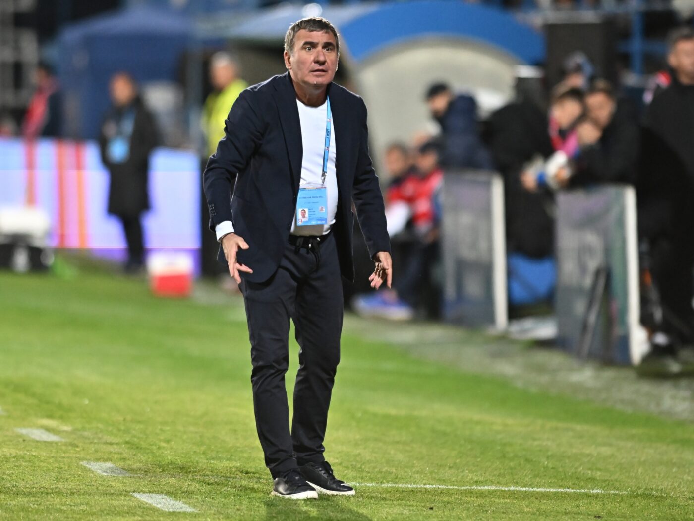 Cel mai talentat atacant român de la Gică Hagi încoace a primit două oferte colosale: 25.000.000 de euro de la Real Madrid și 40.000.000 de euro de la Manchester United!