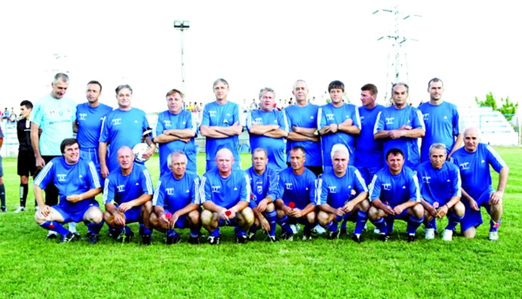 Componenții Craiovei Maxima îl felicită pe Gino Iorgulescu pentru ajutorul pe care LPF i l-a dat lui Marian Bîcu, după ce acesta a suferit un AVC. Mihai Rotaru s-a implicat și el. Cum se simte fostul jucător. EXCLUSIV