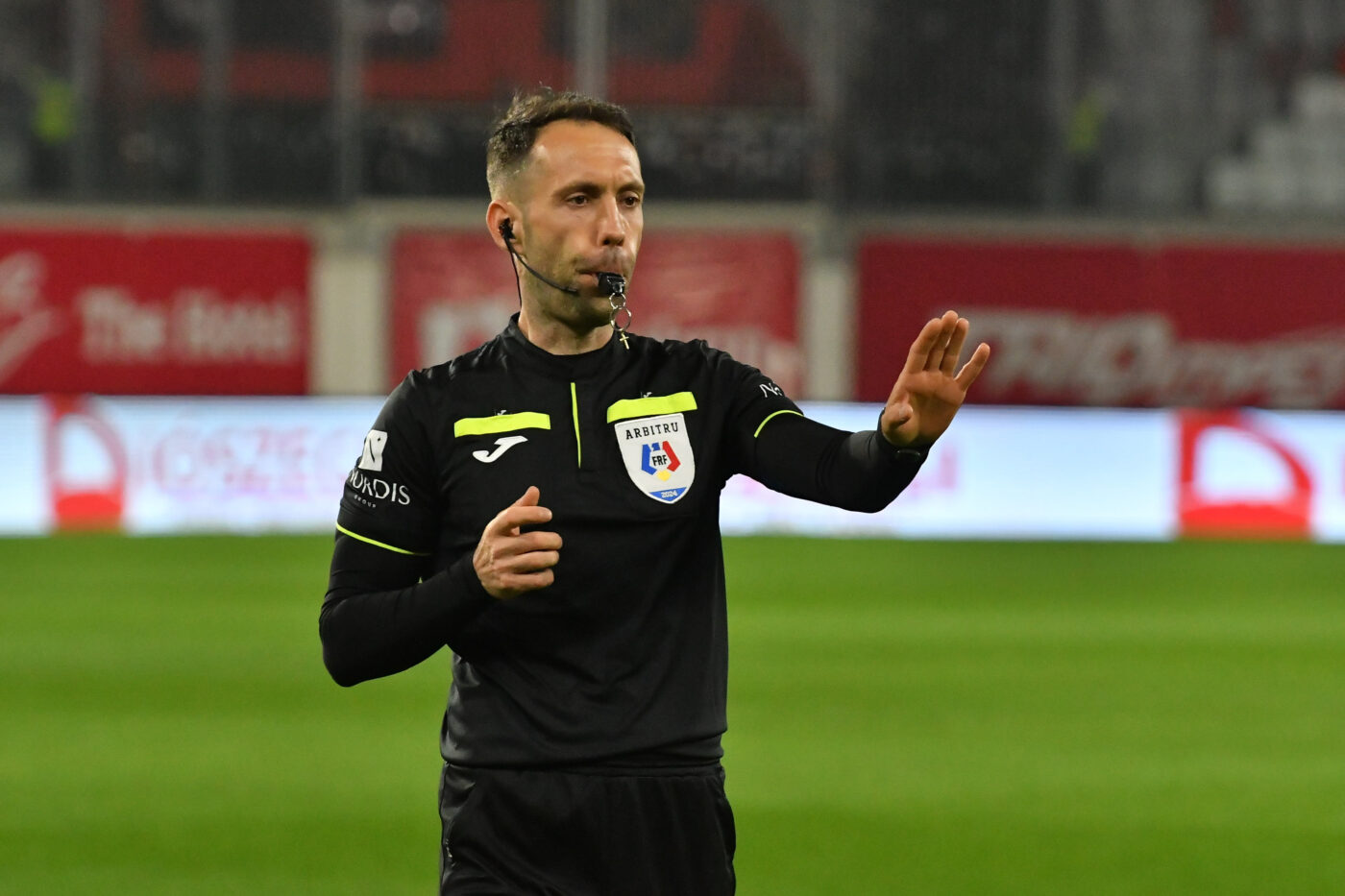 Delegare cu dedicație în Botoșani – Dinamo? Arbitrul de coșmar pentru „câini”, care nu au câștigat niciodată cu el la centru, în deplasare, va conduce partida decisivă din play-out