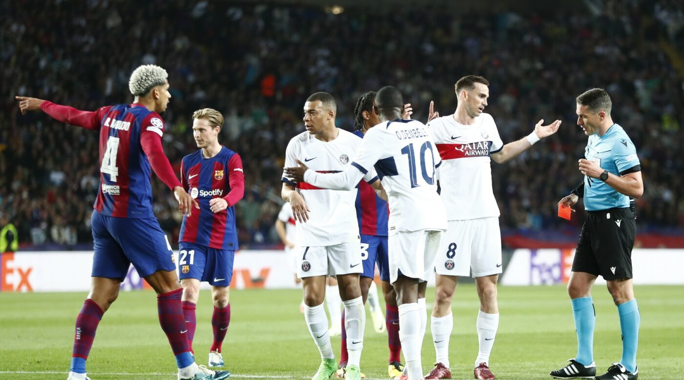 Dezvăluire bombă despre conversația secretă pe care Istvan Kovacs a avut-o înaintea meciului Barcelona – PSG cu Frenkie de Jong! Presa catalană scrie că arbitrul român l-ar fi avertizat pe olandez: „Fii inteligent, dacă vrei să joci în semifinale!”