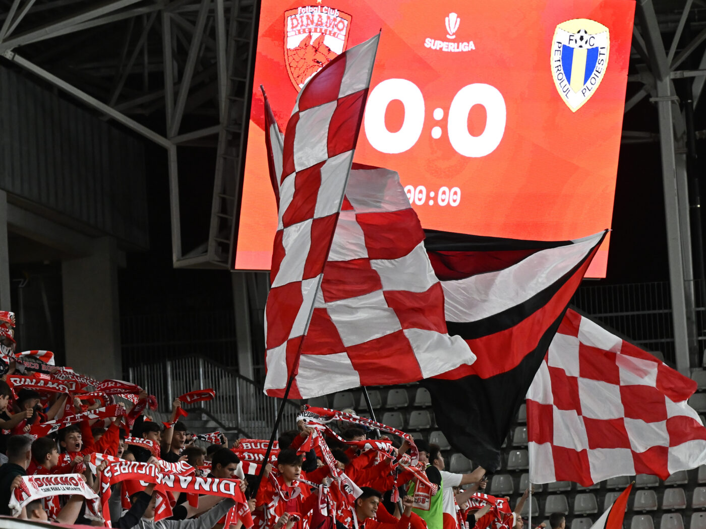 Veste uriașă pentru Dinamo: revin fanii la stadion! Comisia de Disciplină și Etică a FRF, răspuns favorabil pentru „câini”. EXCLUSIV