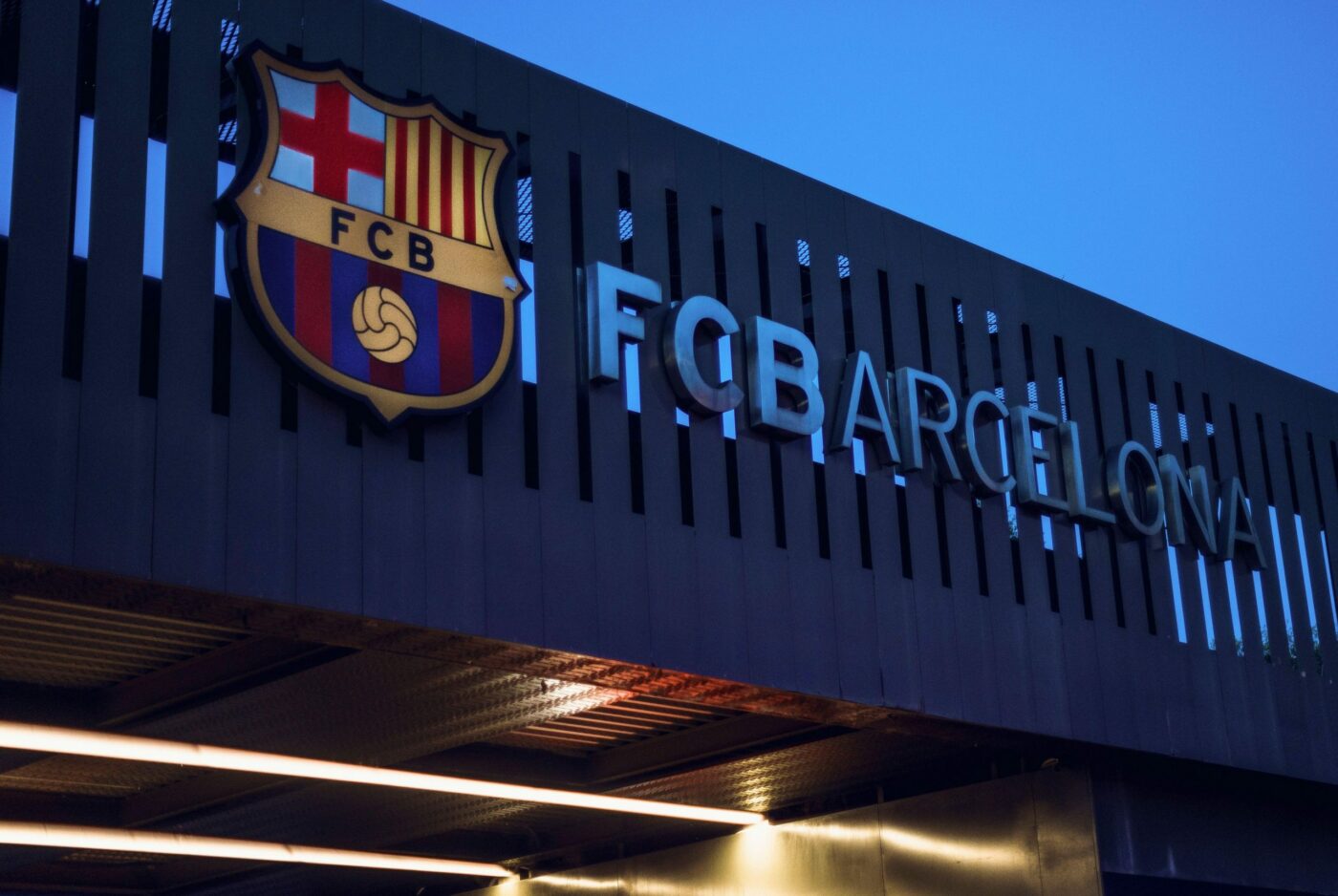 FC Barcelona pune 15.000.000 de euro pe masă pentru transferul fotbalistului care a plecat gratis de la Dinamo București!
