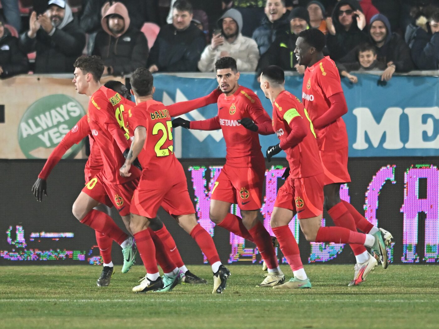 FCSB a „omorât” campionatul: roș-albaștrii s-au distanțat după victoria cu Craiova și sunt la un pas de titlu! Cum arată clasamentul după trei etape de play-off