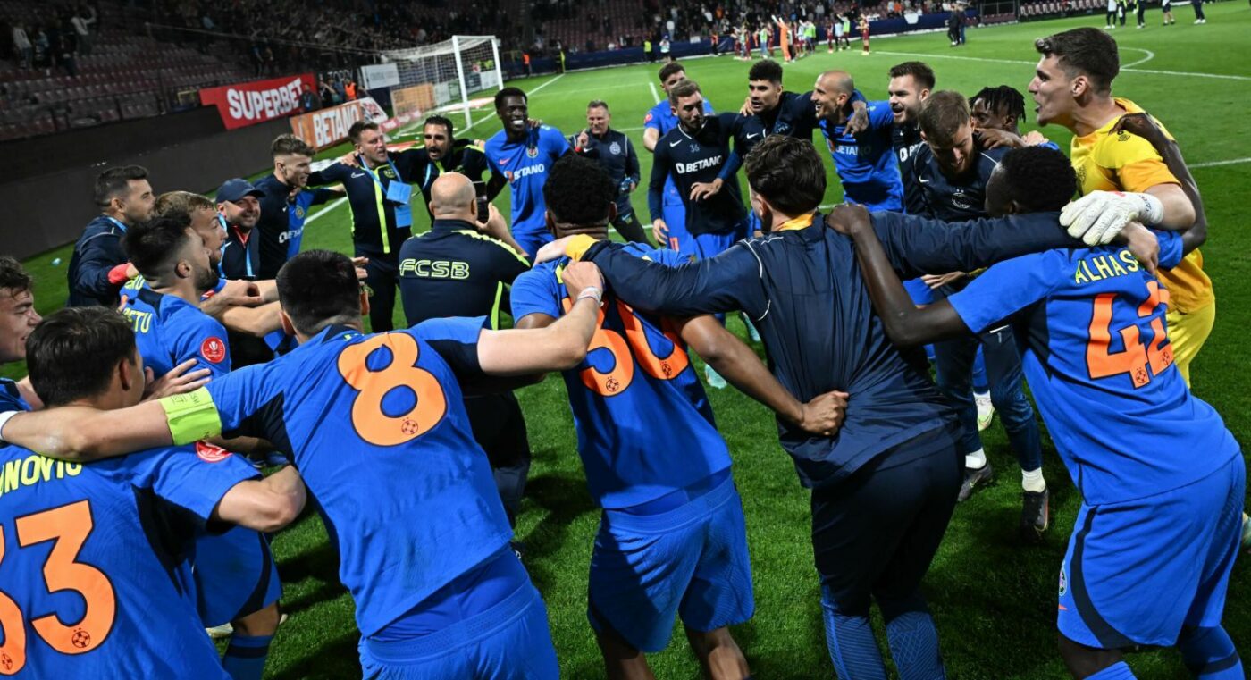 Fostul antrenor al FCSB a dezvăluit cine e omul care a adus titlul! „El face legătura dintre Gigi Becali și staff”. VIDEO