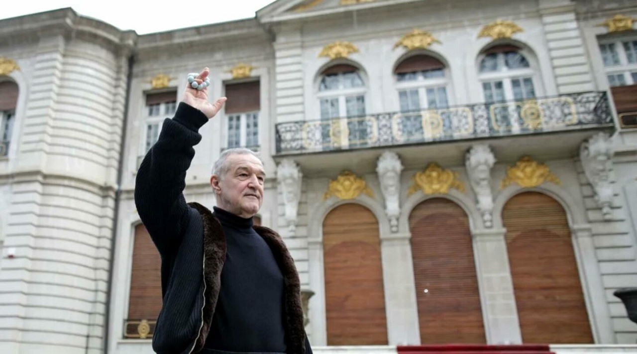 Gigi Becali a chemat doi jucători la Palat și le-a pus contractele pe masă. Salarii de 15.000 de euro pentru fiecare: unul îl ia imediat, altul peste 6 luni