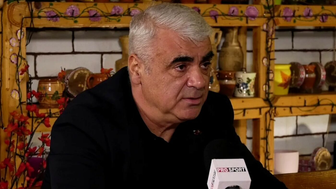 Imagini fabuloase cu fostul antrenor principal de la FCSB la păcănele! A căutat șeptarii ca pe Florinel Coman pe lista cu echipa pe care o primea de la Gigi Becali
