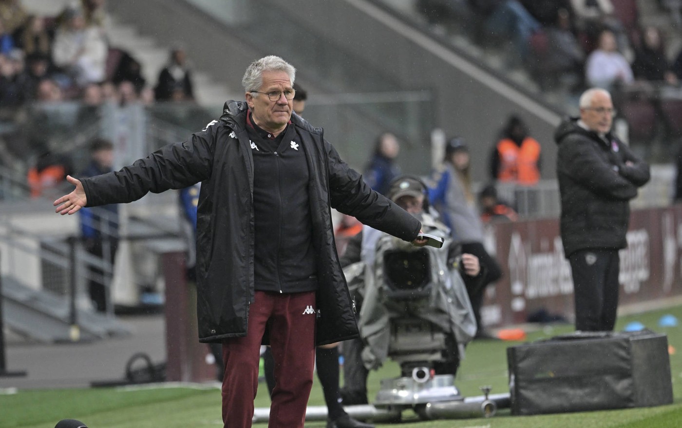 Laszlo Boloni, cu sufletul sfâșiat de războiul fără sfârșit dintre FCSB și CSA pentru Steaua! „Nu mai știu care e. Dacă vreau să mă duc printre steliștii mei, în Ghencea, nu pot”