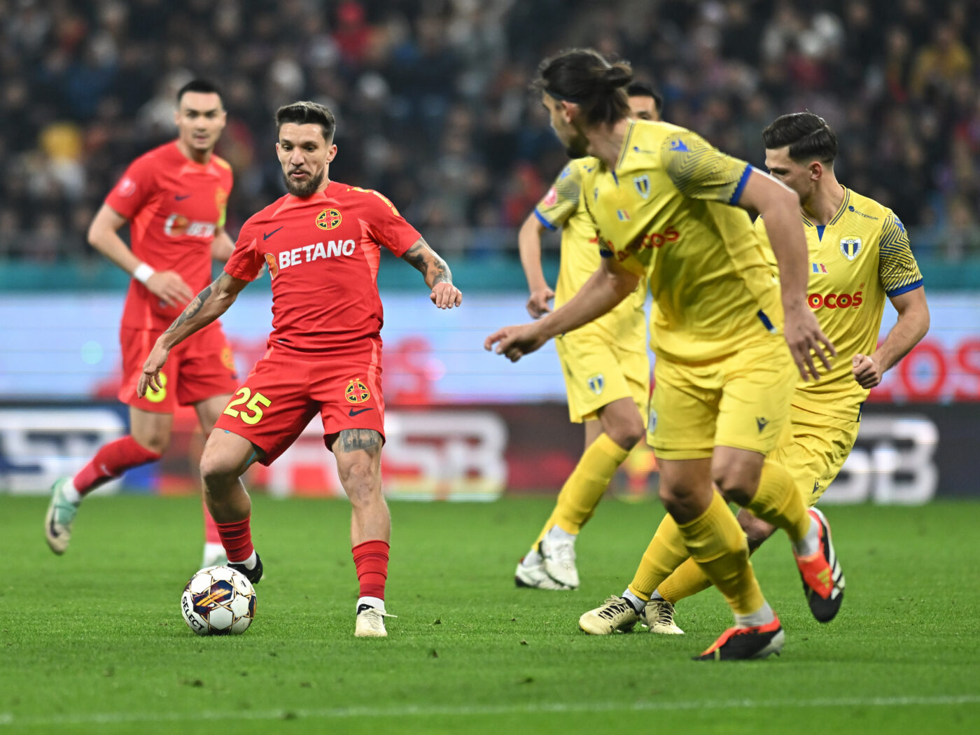 Meme Stoica, anunț dezastruos pentru FCSB, înainte de derby-ul cu Universitatea Craiova! Echipa lui Gigi Becali are 5 fotbaliști absenți, iar accidentarea lui Alex Băluță este gravă: lipsește aproapte tot play-off-ul!