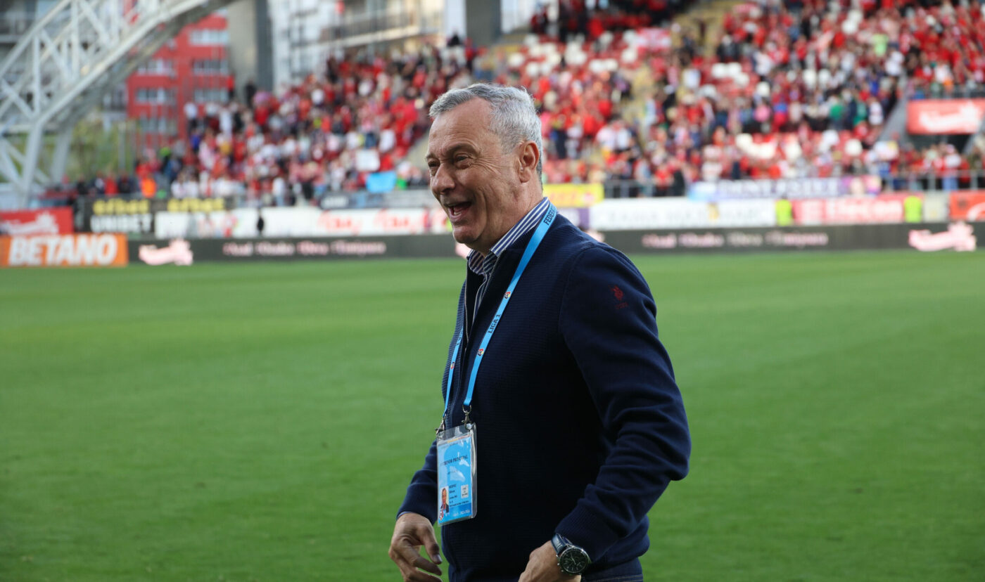 Mircea Rednic și-a luat fundaș stânga de națională cu 6 etape înainte de finalul campionatului! UTA ajunge la 29 de transferuri stagionale!