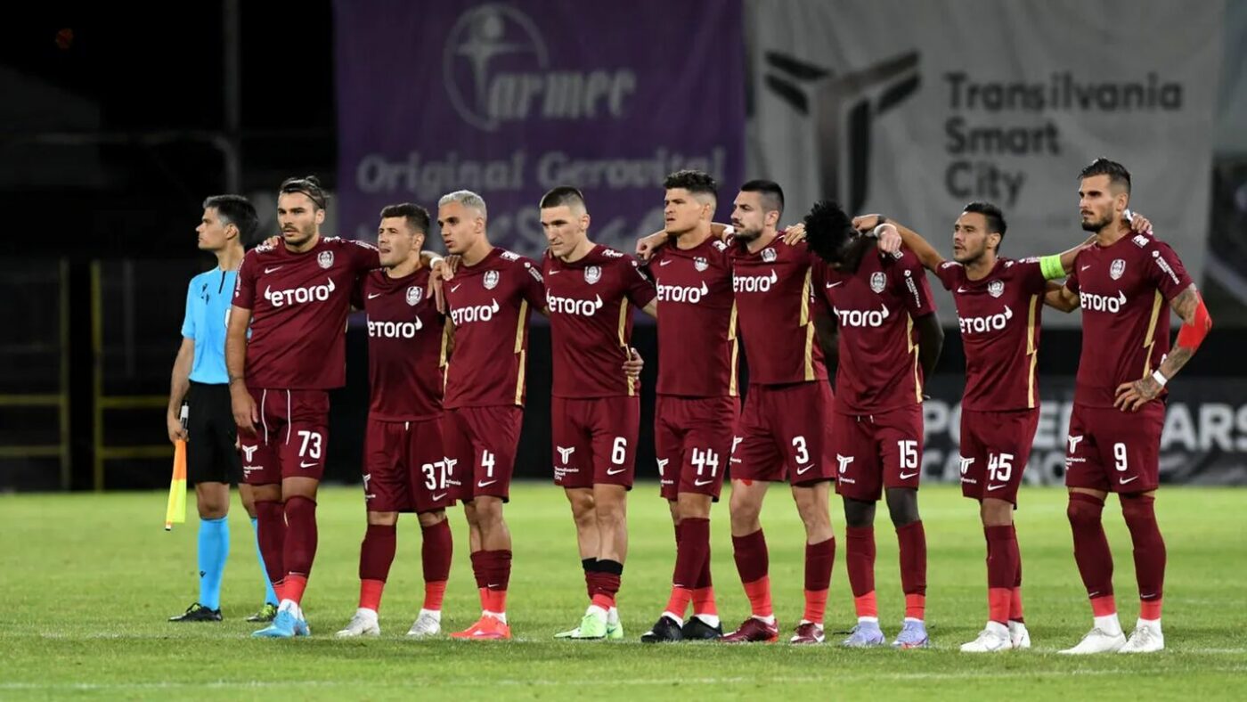 7 motive pentru un sezon dezastruos la CFR Cluj. De la 0 – 0 cu Lazio, la 0 – 4 cu Corvinul și 1 – 5 cu Farul. Cum a ajuns o echipă de primăvară europeană să fie umilită în România, în doar 14 luni. ANALIZĂ 