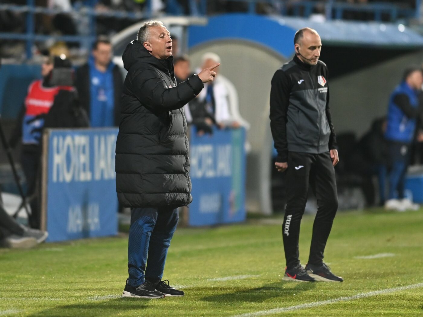 Primul fotbalist pe care l-a dat afară Dan Petrescu de la revenirea sa la CFR Cluj! Adus de Mutu, „executat” de „Bursucu’”