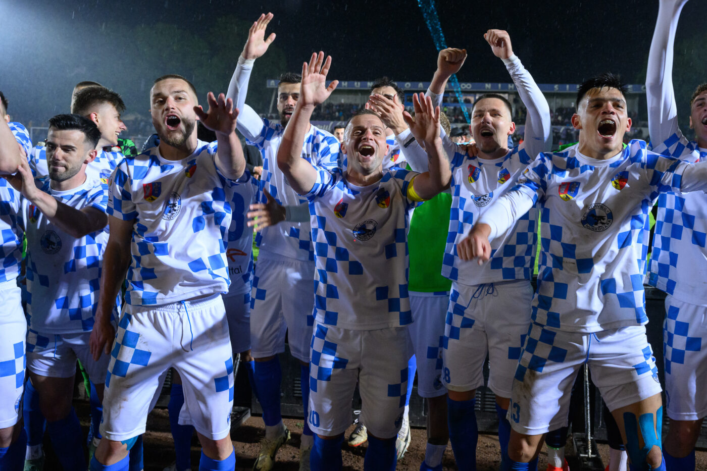 Revelația Cupei României poate da marea lovitură! Patru cluburi din Superliga se luptă pentru semnătura „perlelor” Corvinului. EXCLUSIV