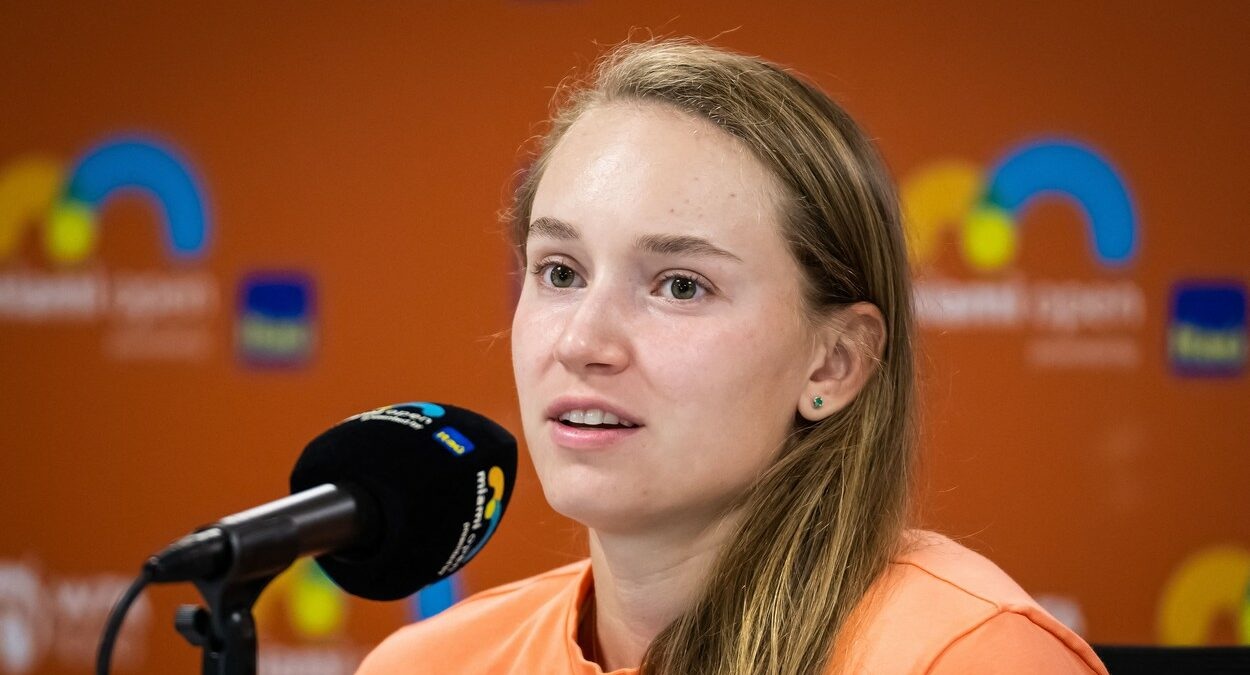 Una dintre finalistele de la Stuttgart și-a lăsat fanii mască. Ce a dezvăluit Elena Rybakina, care poate câștiga azi un Porsche
