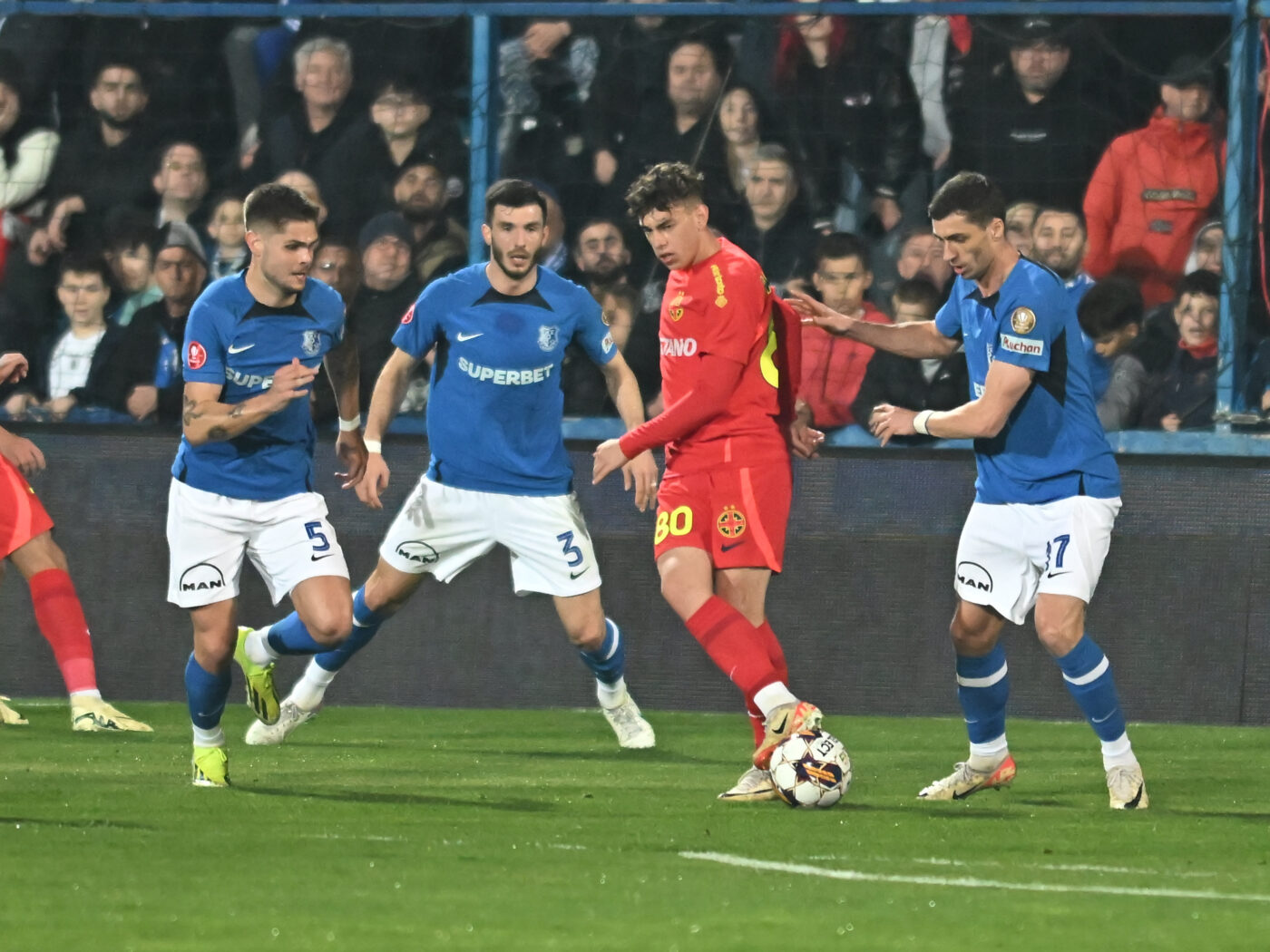 Verdict clar pentru Eduard Radaslavescu, după ce a fost schimbat în minutul 28, în Farul – FCSB 0-1: „Cariera lui se va schimba”. VIDEO