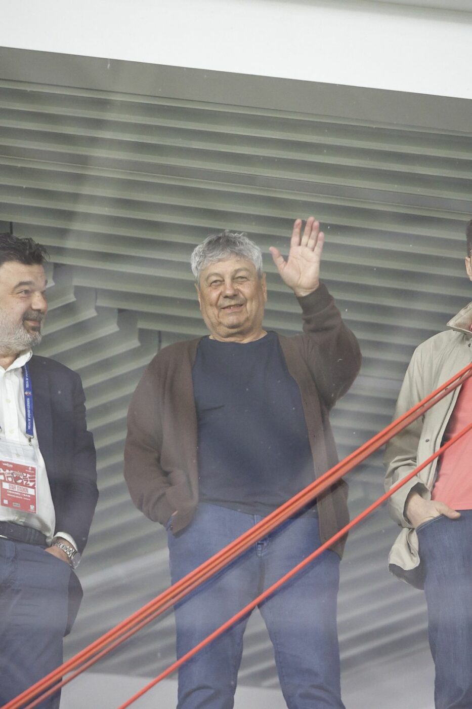 Mircea Lucescu și zeci de copii, bogăția lui Dinamo la meciul cu Petrolul! Cine l-a însoțit pe celebrul antrenor la partida „câinilor”