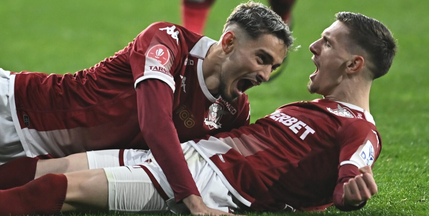 Presa din Albania a intervenit în scandalul declanșat de kosovarii Krasniqi și Rrahmani, alături de fotbaliști albanezi de la Sparta Praga. Ce a scris despre legăturile dintre clubul din Cehia și Serbia