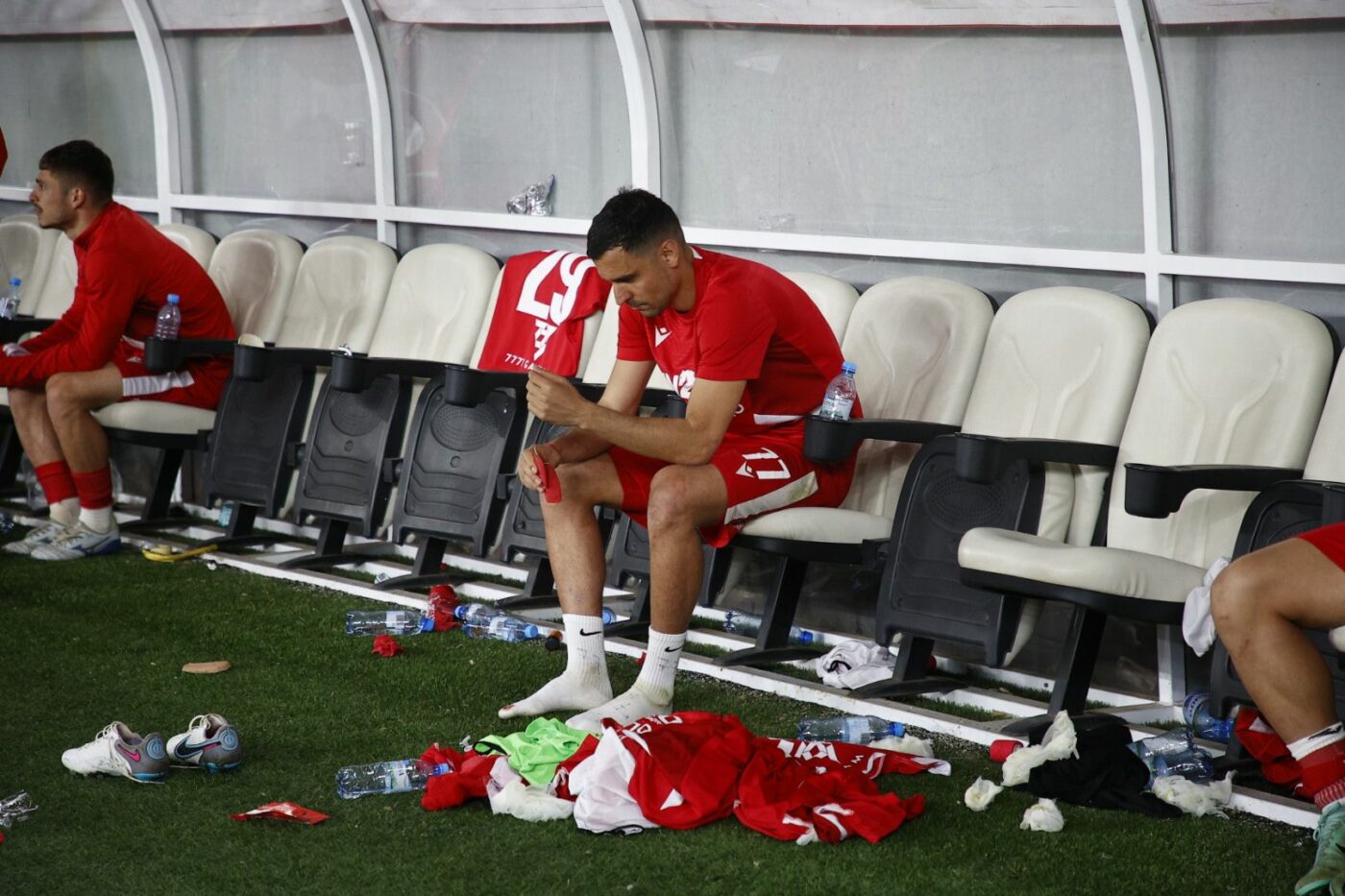 De ce se retrage Dinamo pe finalul meciurilor, decizie tactică sau cădere fizică? Incredibil, „câinii” s-au pregătit, în ultima lună, fără preparatorul fizic adus de Kopic! Semnalul tras de Dennis Politic și enigma Pavicic. EXCLUSIV