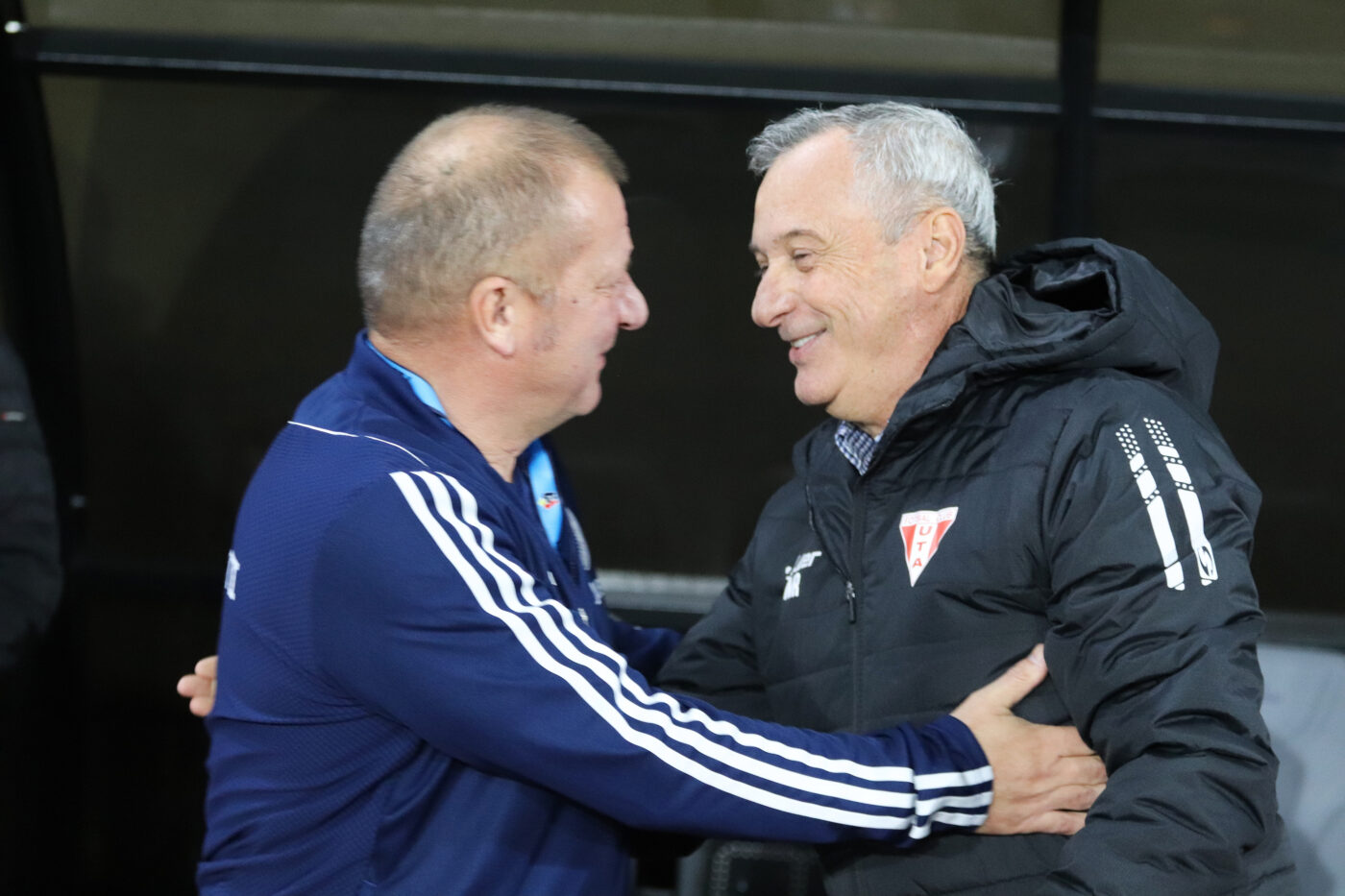 „Puriul” Mircea Rednic se dă mai modern în fotbal decât Dorinel Munteanu, adversarul cu șase ani mai tânăr, înainte de UTA – Oțelul: „Să vedem acum o filosofie pe model vechi și o filosofie pe model nou”