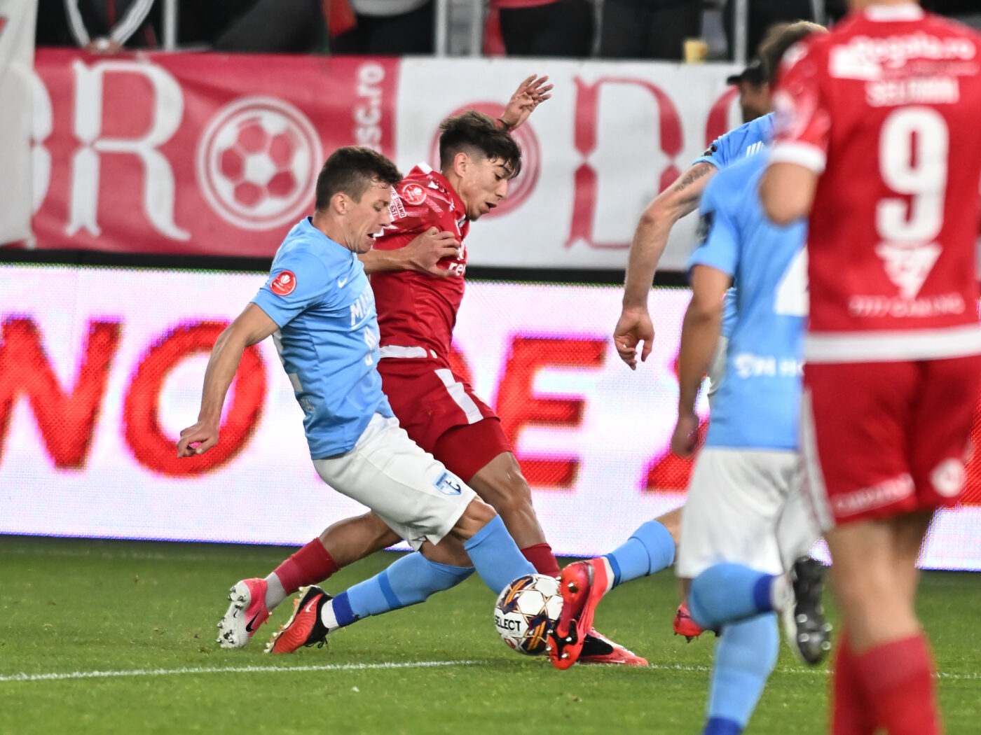A jucat la FCSB, dar nu l-a convins pe Gigi Becali, apoi a mers la echipa finului patronului roș-albaștrilor! Acum, e gata de transferul la o echipă cu obiectiv play-off-ul Superligii