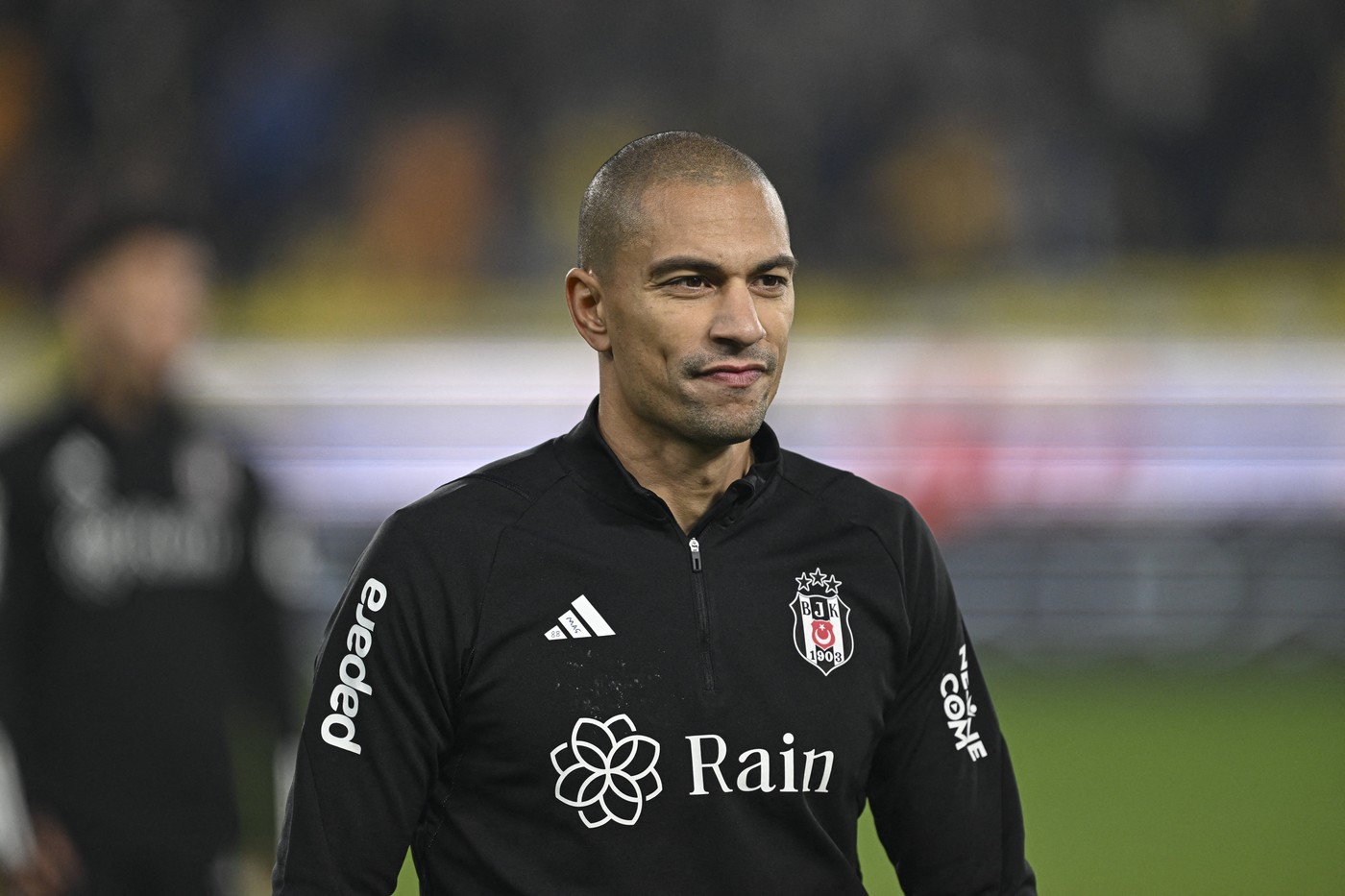 A venit să joace pentru Mourinho împotriva Generației de Aur şi îi cere lui Radu Drăguşin să forțeze transferul de 46.000.000 de euro de la Tottenham!