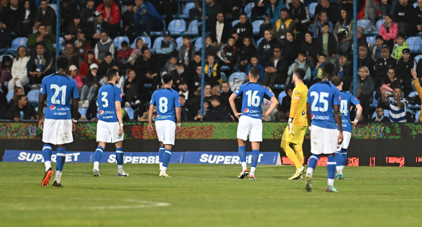 Arbitrul a întrerupt meciul Farul Constanța – Sepsi în minutul 42! De ce a luat decizia radicală