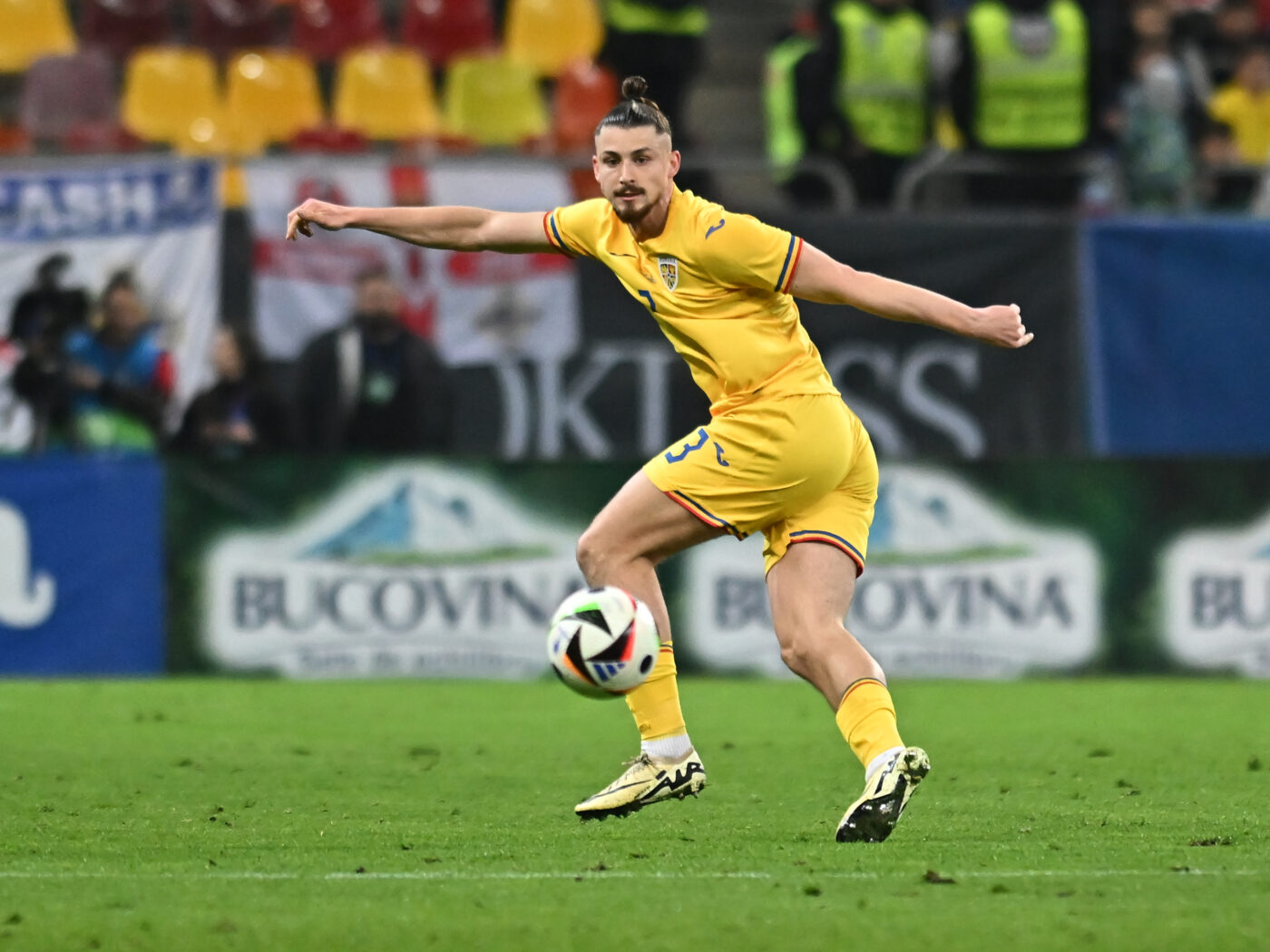 Așa se poate termina totul pentru Radu Drăgușin la Tottenham. Spurs începe negocierile pentru transfer și românul ar putea să își ia adio de la Premier League