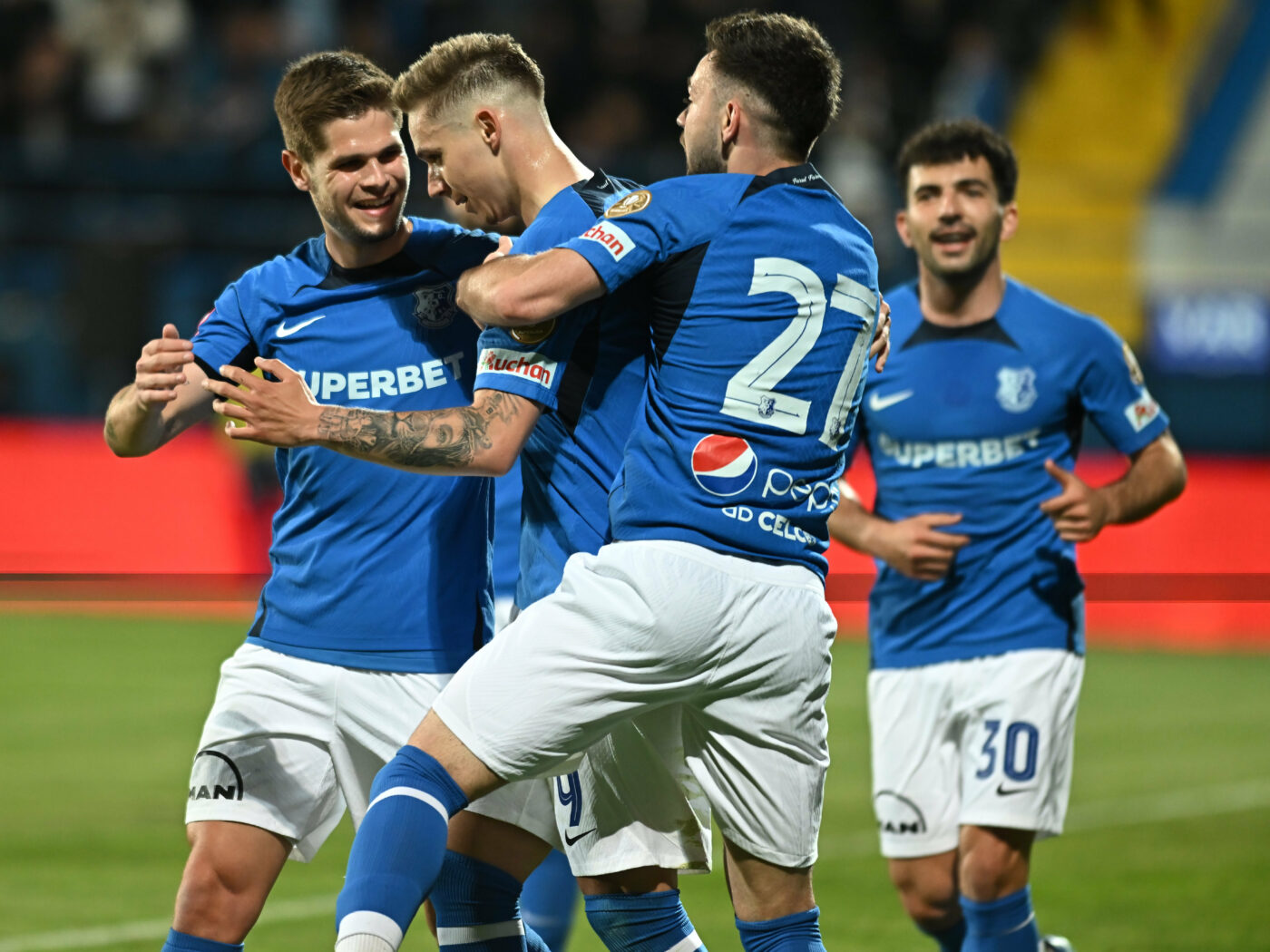 Atacantul lui Gică Hagi, monitorizat de două formații din Championship! Și Akademia Pușkaș încearcă să obțină „autograful” tânărului de 20 de ani care a marcat deja 11 goluri în acest sezon pentru Farul. EXCLUSIV