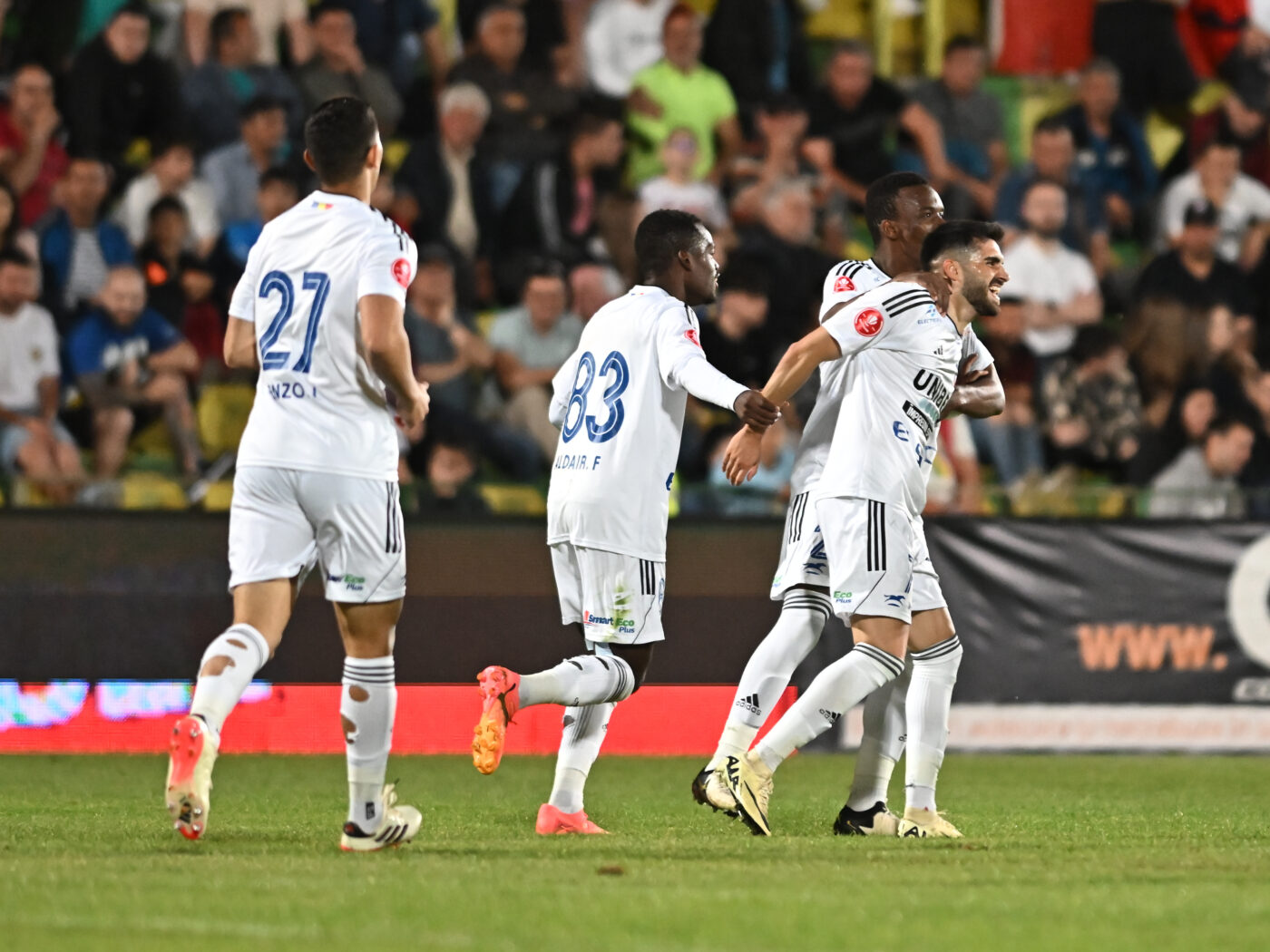 CS Mioveni – FC Botoșani 0-1 (0-2), în returul barajului de menținere/promovare în Superliga. Echipa lui Valeriu Iftime rămâne în primul eșalon, deși mulți o vedeau deja retrogradată! Argeșenii ratează promovarea