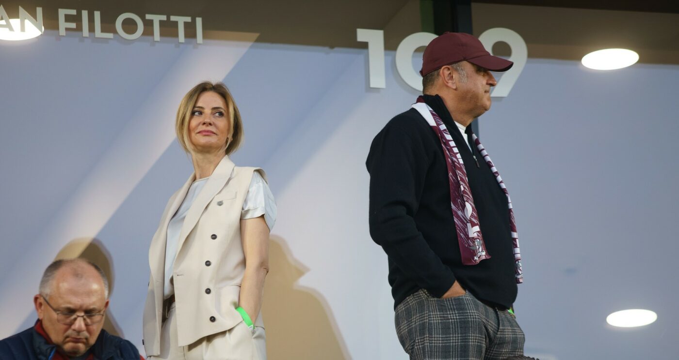 Ce îi învață Diana Șucu pe moștenitorii imperiului patronului de la Mobexpert și de la Rapid București! Ce lecții despre cum trebuie să se poarte fiii lui Dan Șucu alături de femeile care le vor fi soții