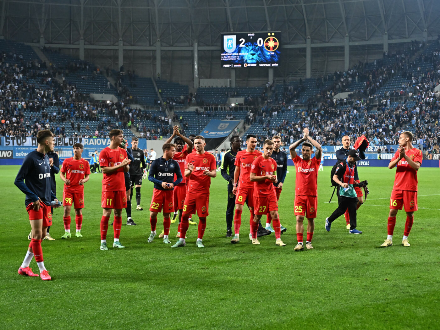 Ce nu s-a văzut la TV în Universitatea Craiova – FCSB 2-0. Ce au făcut fotbaliștii lui Gigi Becali, imediat după meci