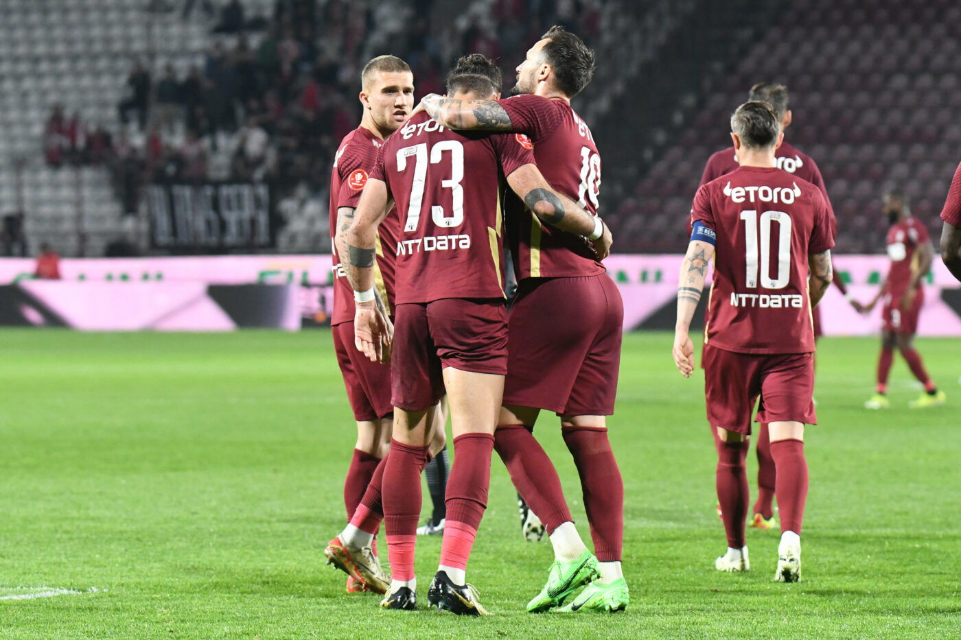 Ce s-a întâmplat în vestiar și ce s-a schimbat, după revenirea lui Dan Petrescu! Dezvăluirile din interior ale fotbaliștilor, după CFR Cluj – Rapid București 3-2