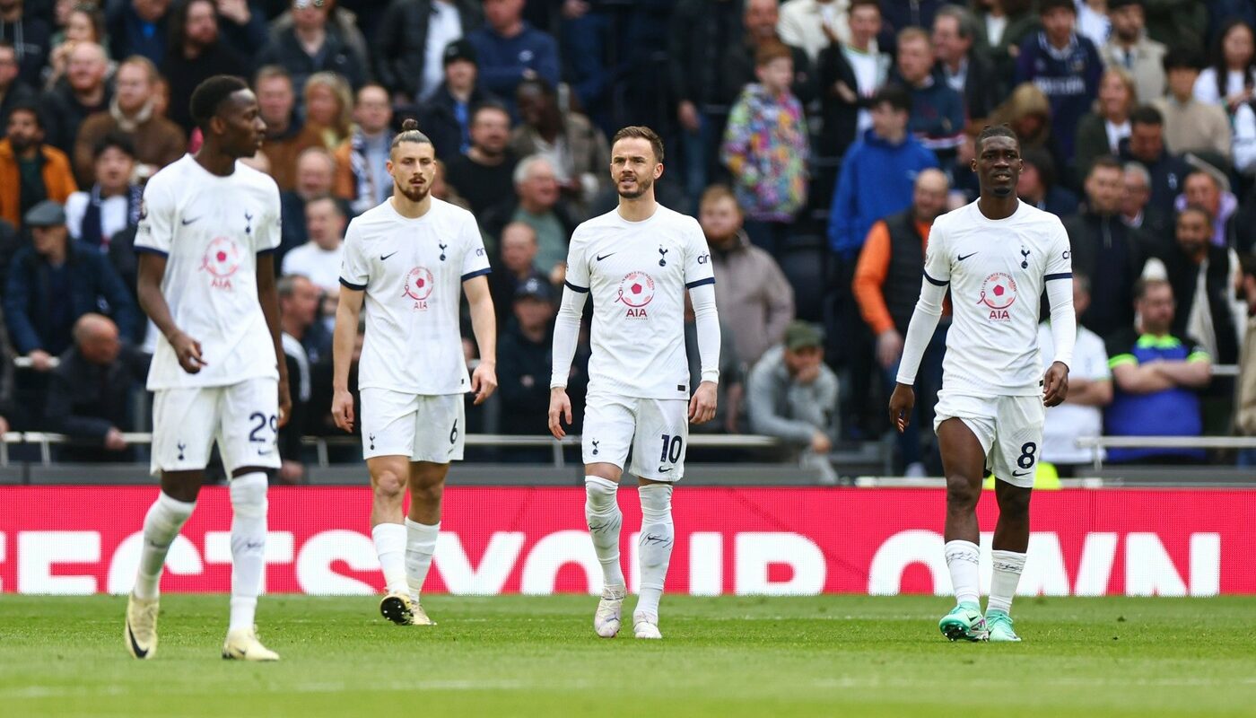 Coechipierii din cauza cărora nu joacă Radu Drăgușin au fost la un pas să se ia la bătaie în Liverpool – Tottenham 4-2! Postecoglou a scăpat totul de sub control: Emerson și Romero s-au încăierat și doar intervenția lui Vicario a oprit scandalul de pe teren, înainte să fie prea târziu!
