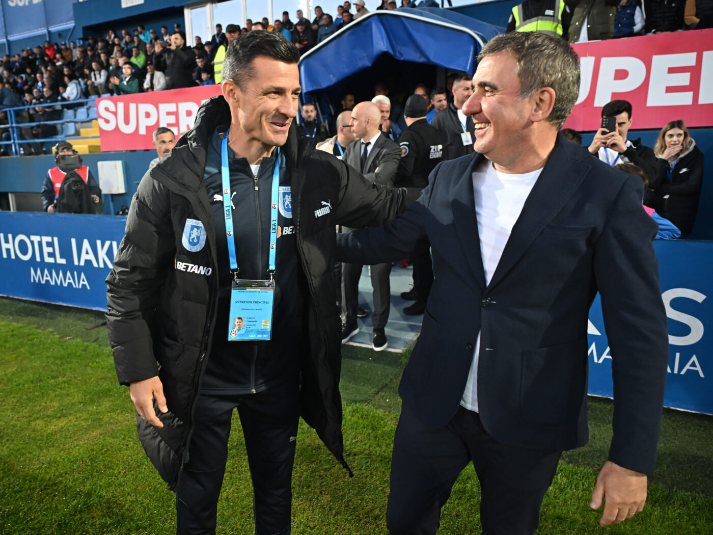 Costel Gâlcă speră în ajutorul prietenului Gică Hagi pentru ca Universitatea Craiova să termine pe locul doi: „Doamne ajută să câştige Farul cu CFR Cluj!”