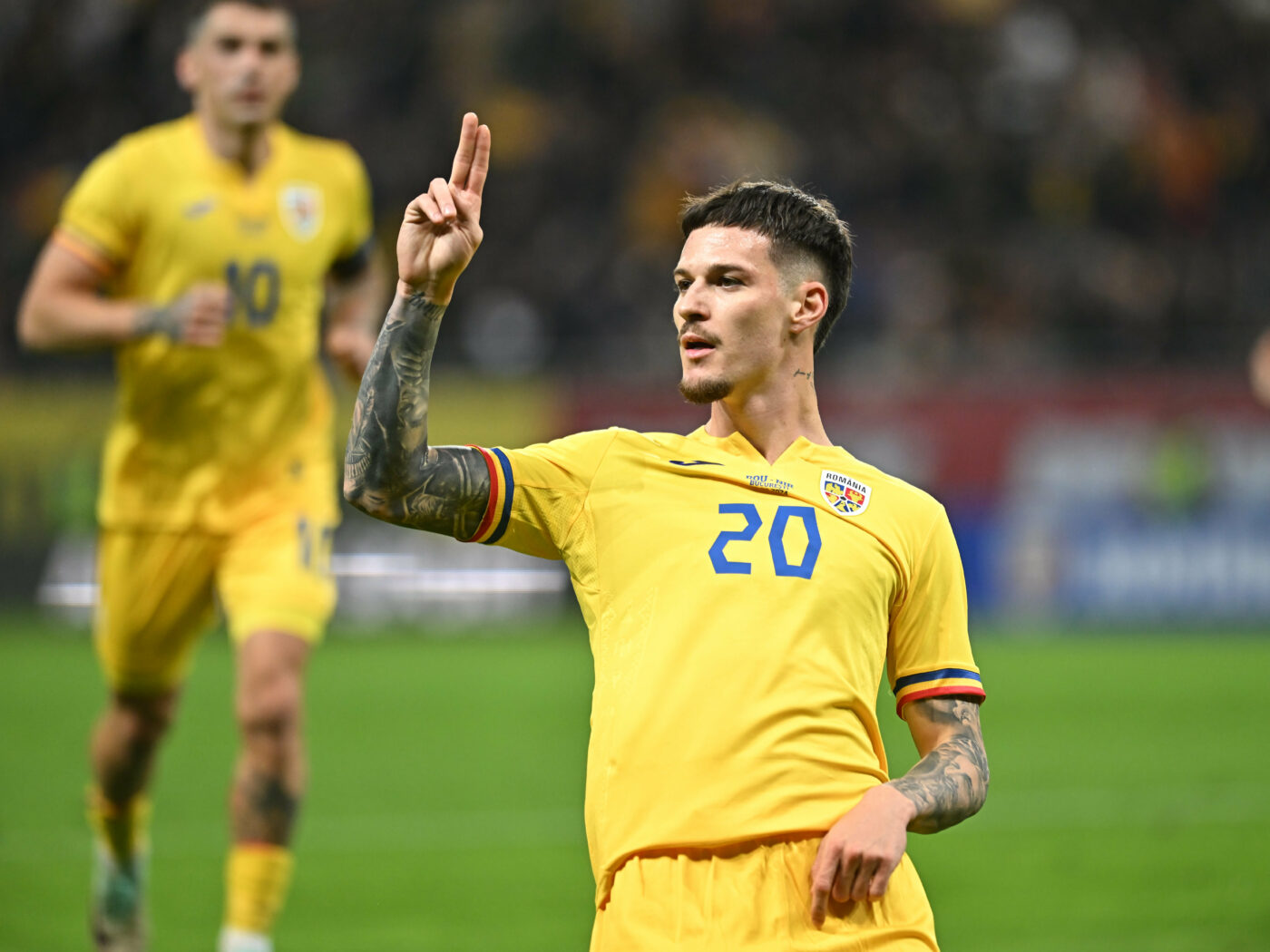 Dennis Man și transferul de 80.000.000 de euro care ar putea să îi schimbe definitiv cariera! Borussia Dortmund îl vrea pe român, dar totul depinde și de afacerea care o costă o avere pe semifinalista Ligii Campionilor, iar Giovanni Becali negociază ca un „vulpoi bătrân”: „Am discutat, dar nu ne grăbim”