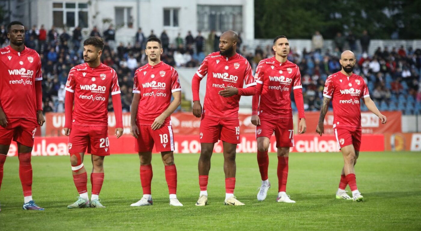 Dinamo e la mâna lui U Cluj pentru a scăpa de retrogradare! Scenariul pe care nu-l dorea Ioan Sabău: „Dacă mă bate, lumea va spune că m-am dat la o parte. Dacă îi bați, vor spune că am retrogradat-o”. INTERVIU 