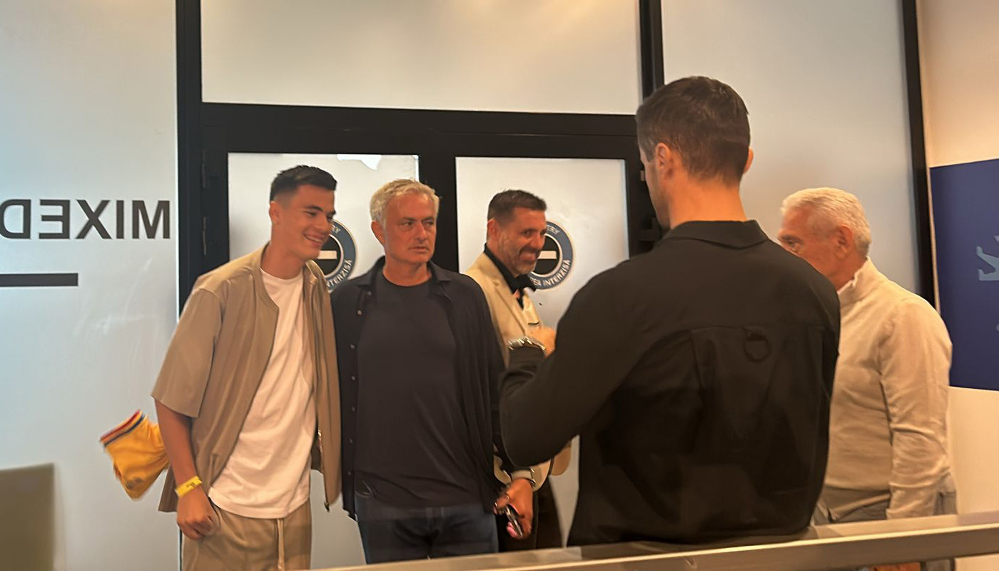 Dinamoviștii au făcut coadă pentru poze cu Jose Mourinho, după meciul Generația de Aur – Restul Lumii 3-2! Zeljko Kopic, fiul său Vito și Andrei Nicolescu, fascinați de antrenorul portughez