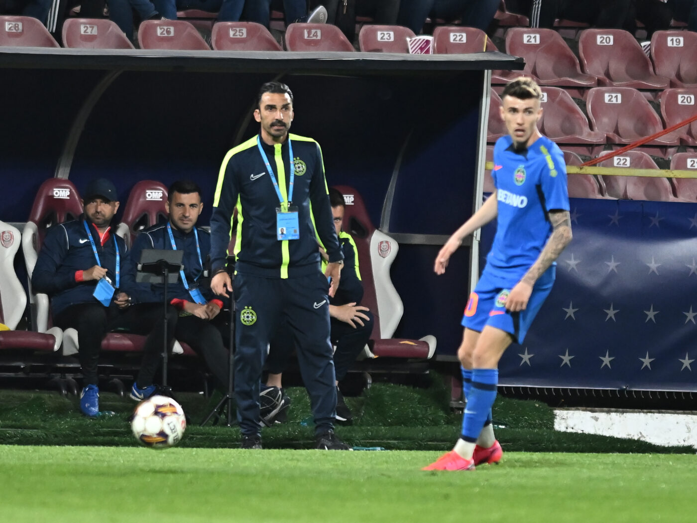 Elias Charalambous, anunț despre operația care îl scoate de pe teren două luni pe Tavi Popescu! Cum l-a descris antrenorul pe fotbalist după Universitatea Craiova – FCSB 2-0