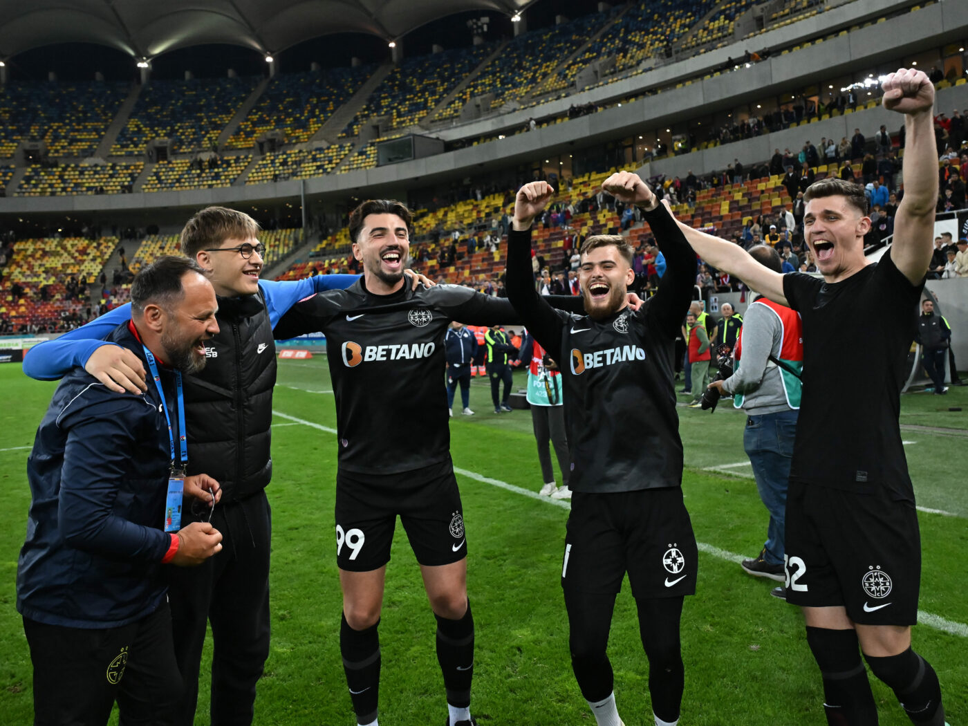 FCSB își pierde fotbalistul după 7 ani. Gigi Becali caută deja înlocuitor