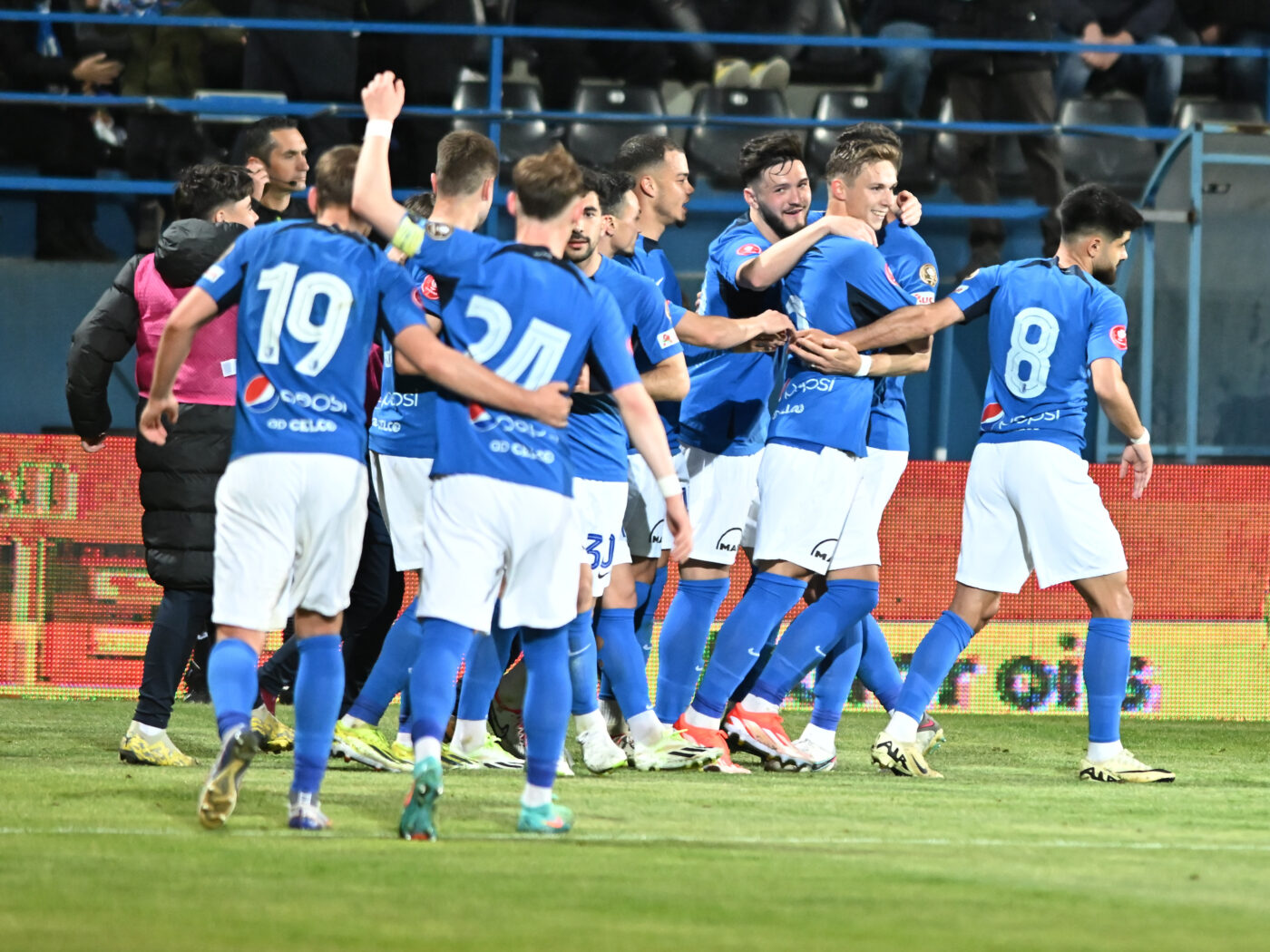 Farul – Universitatea Craiova 3-3, în a 9-a etapă a play-off-ului din Superliga. Coșmar pentru Gică Hagi! Oltenii revin de la 0-3 și reușesc o remontada de senzație la „Ovidiu”! Hattrick făcut de Alex Mitriță