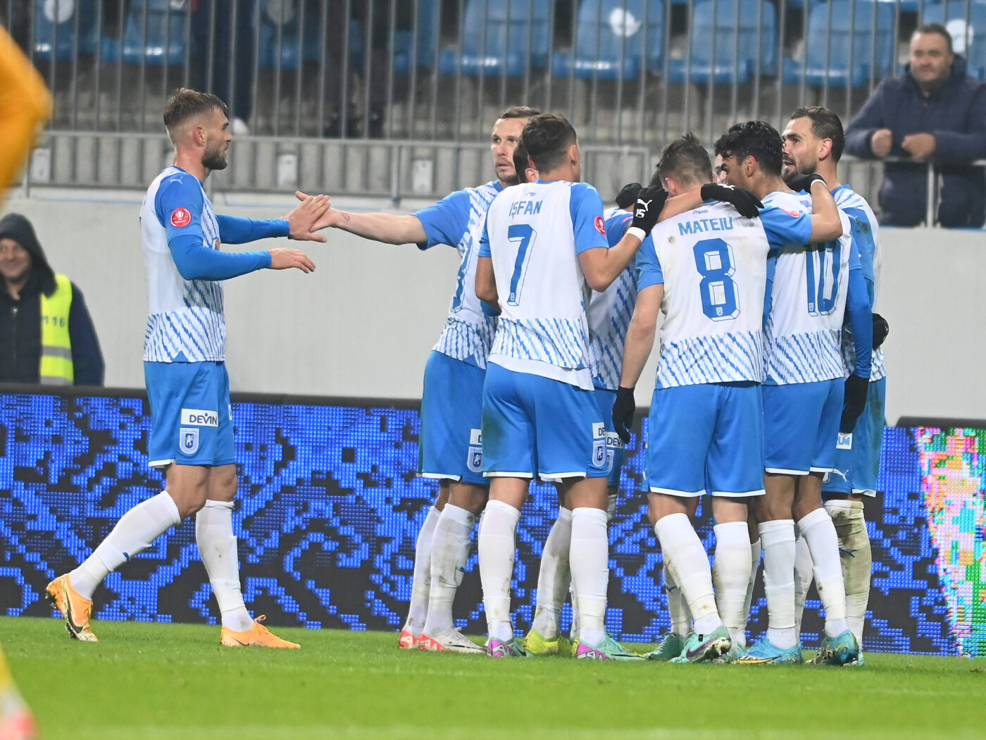Fostul fotbalist al Universității Craiova e în lotul Sloveniei pentru EURO 2024! Un alt star a revenit la națională după mai bine de doi ani