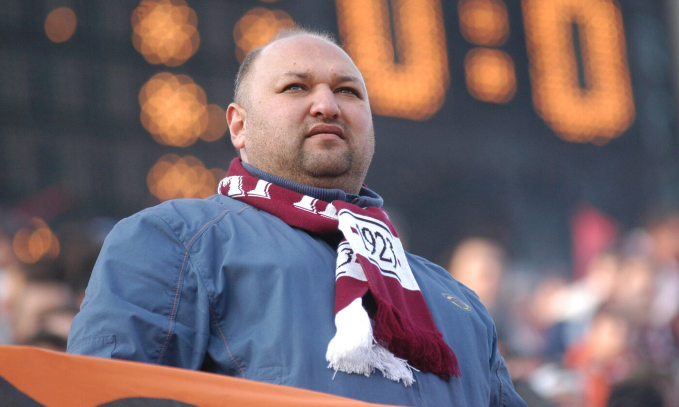 Gigi Corsicanu a sărit la gâtul lui Paul Iacob, pentru că a vrut să bată un fan al Rapidului: „E de la țară!”. Ce va păți din partea galeriei