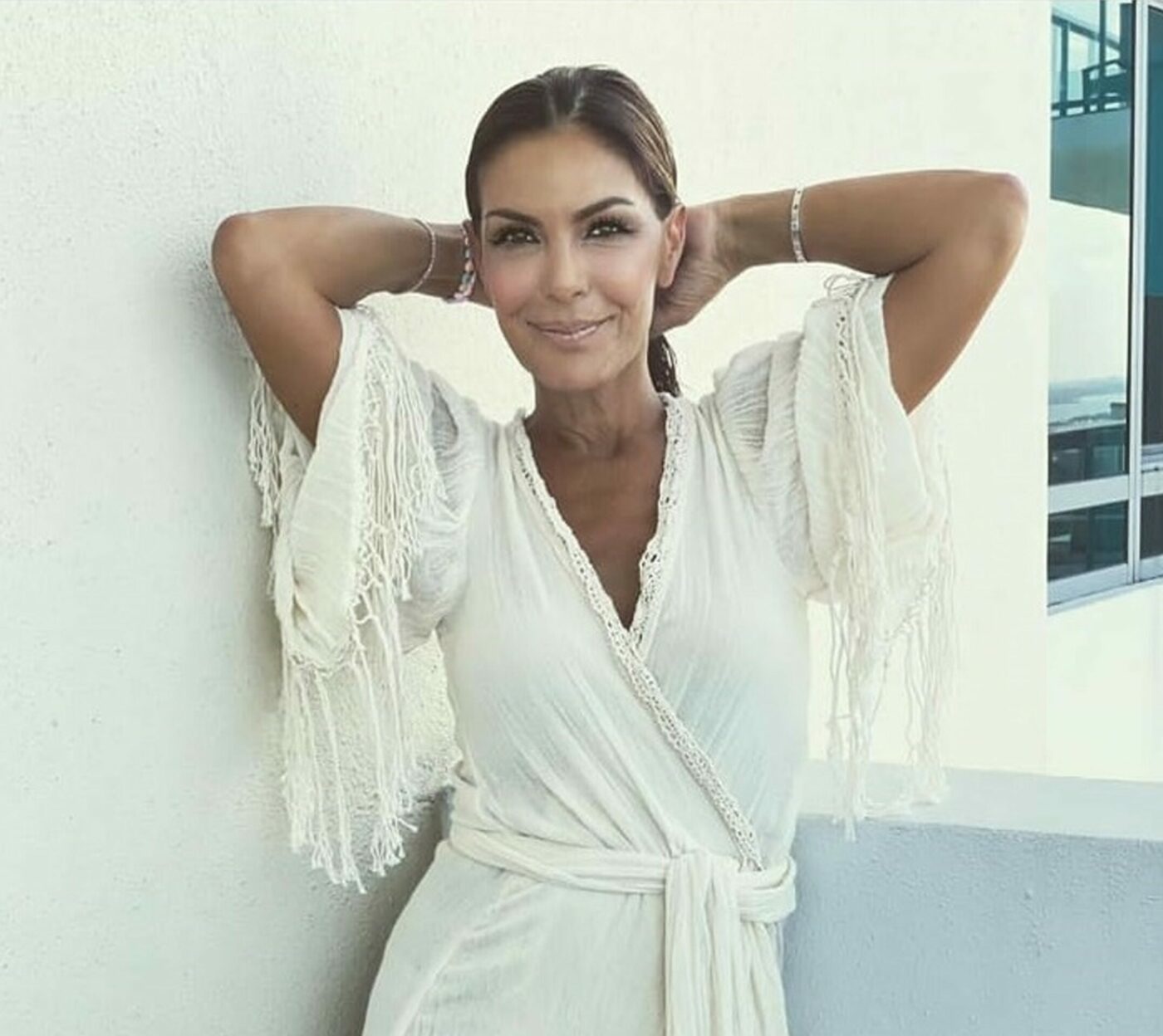 Jurnalista cu care Ion Țiriac are doi copii este spectaculoasă la fiecare apariție! A atras numeroase comentarii când s-a pozat pe plaja din Miami: „Tu ești soarele”. GALERIE FOTO