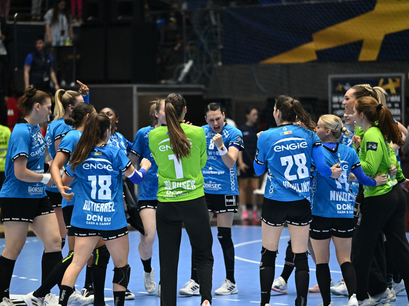La împlinirea a 6 ani de când a câştigat Cupa EHF, SCM Universitatea Craiova a readus una dintre campioanele de atunci, de la CSM Bucureşti