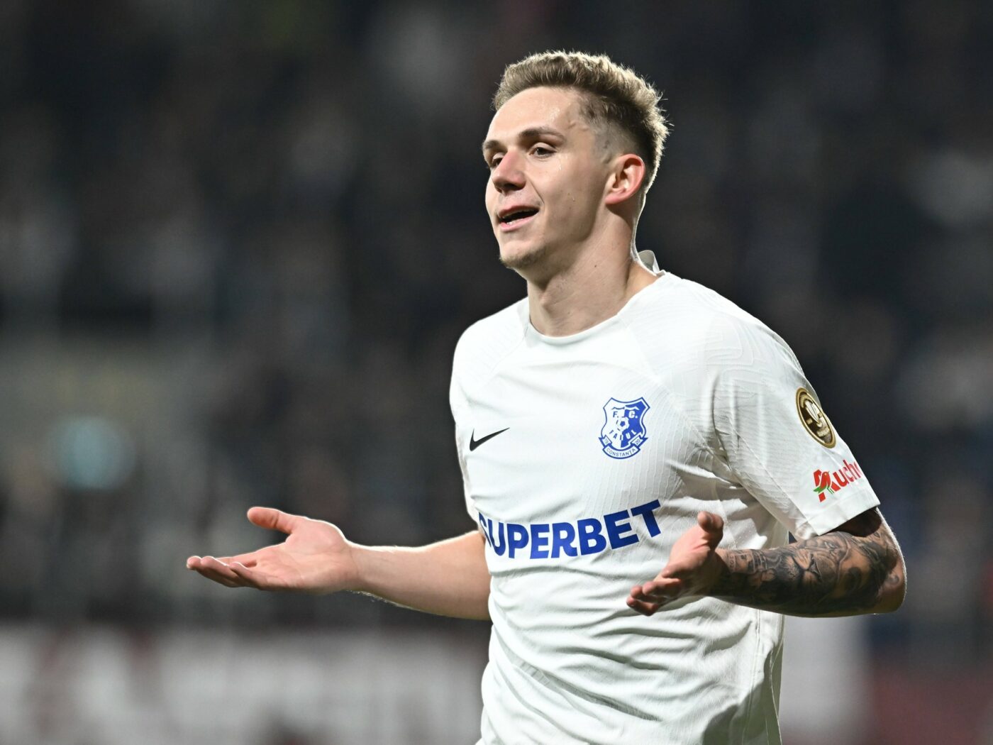 Louis Munteanu i-a cerut salariu de 30.000 de euro pe lună lui Gigi Becali. Patronul FCSB, dezvăluiri incendiare din negocierile pentru atacant și un anunț incredibil: „Cred că se duc să-l păcălească pe Șucu”